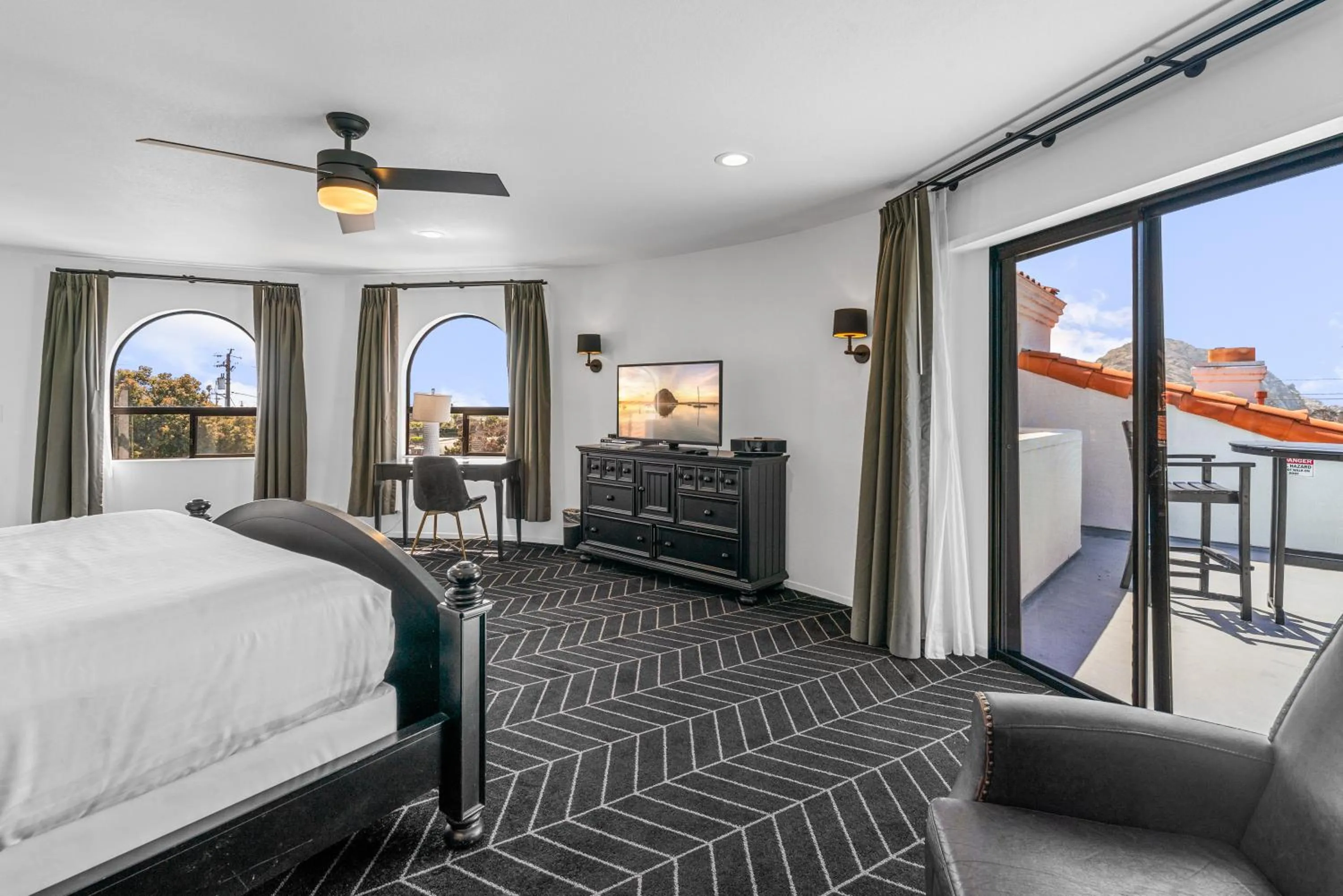 Bedroom, Bed in Masterpiece Hotel