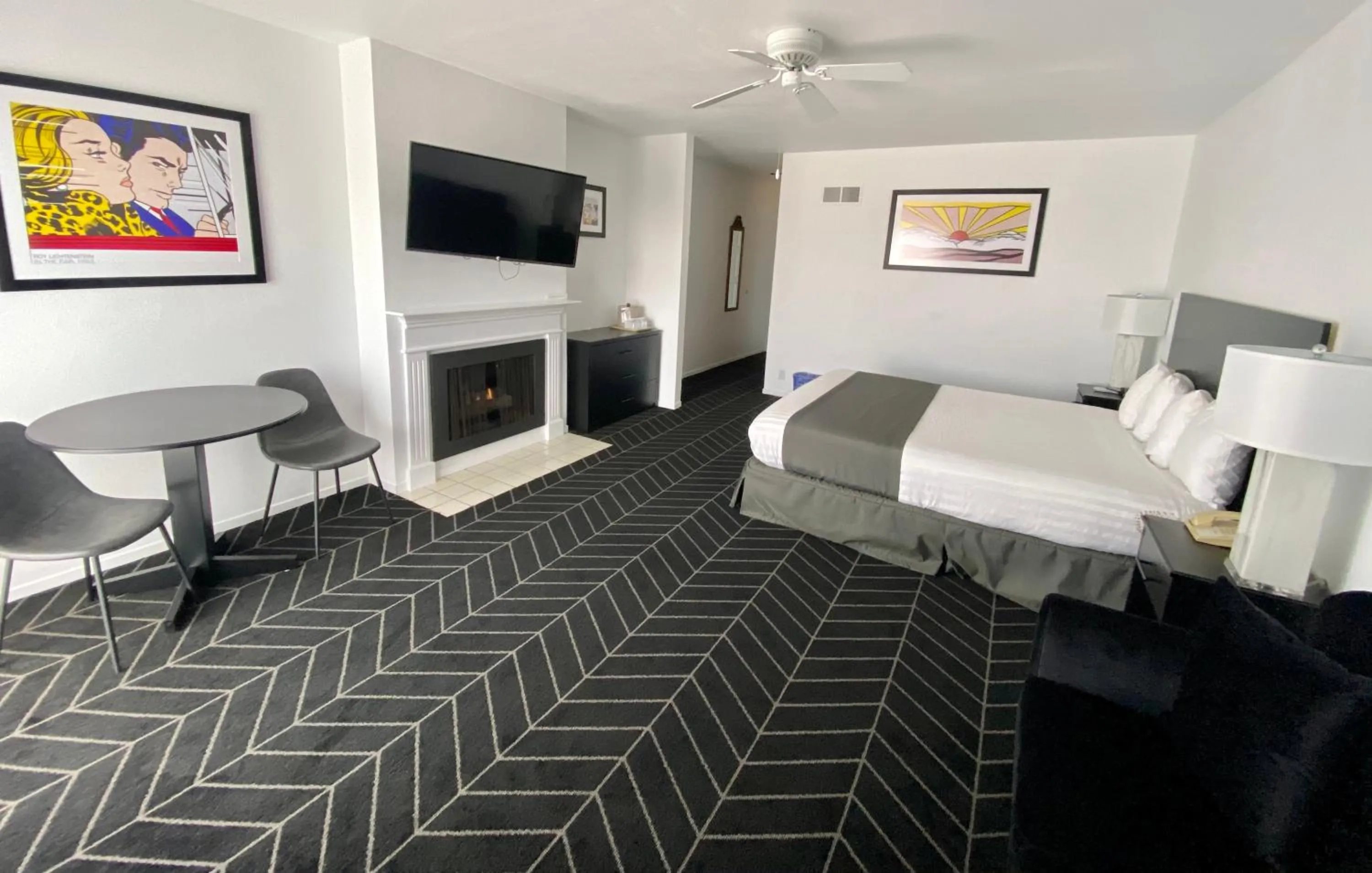 Bedroom, Bed in Masterpiece Hotel