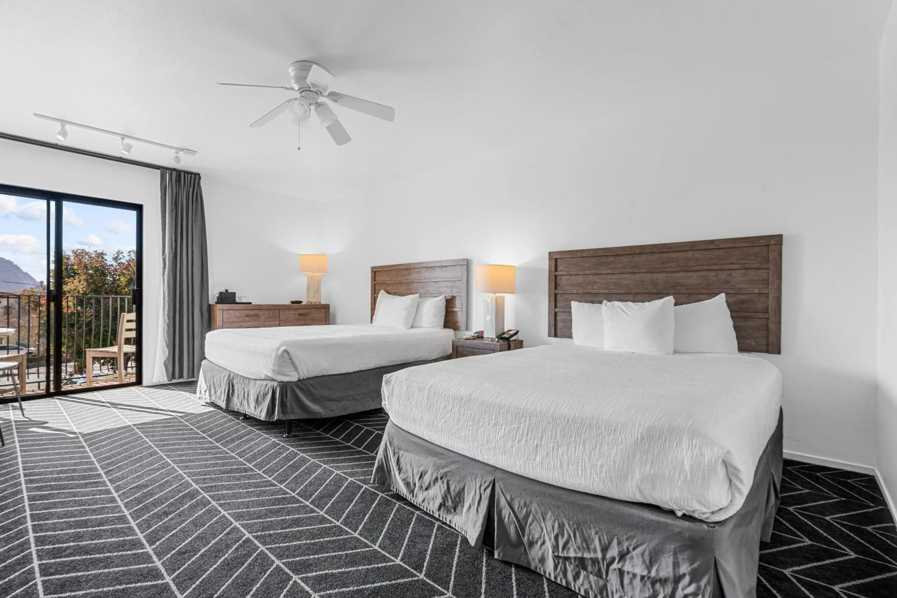 Bedroom, Bed in Masterpiece Hotel