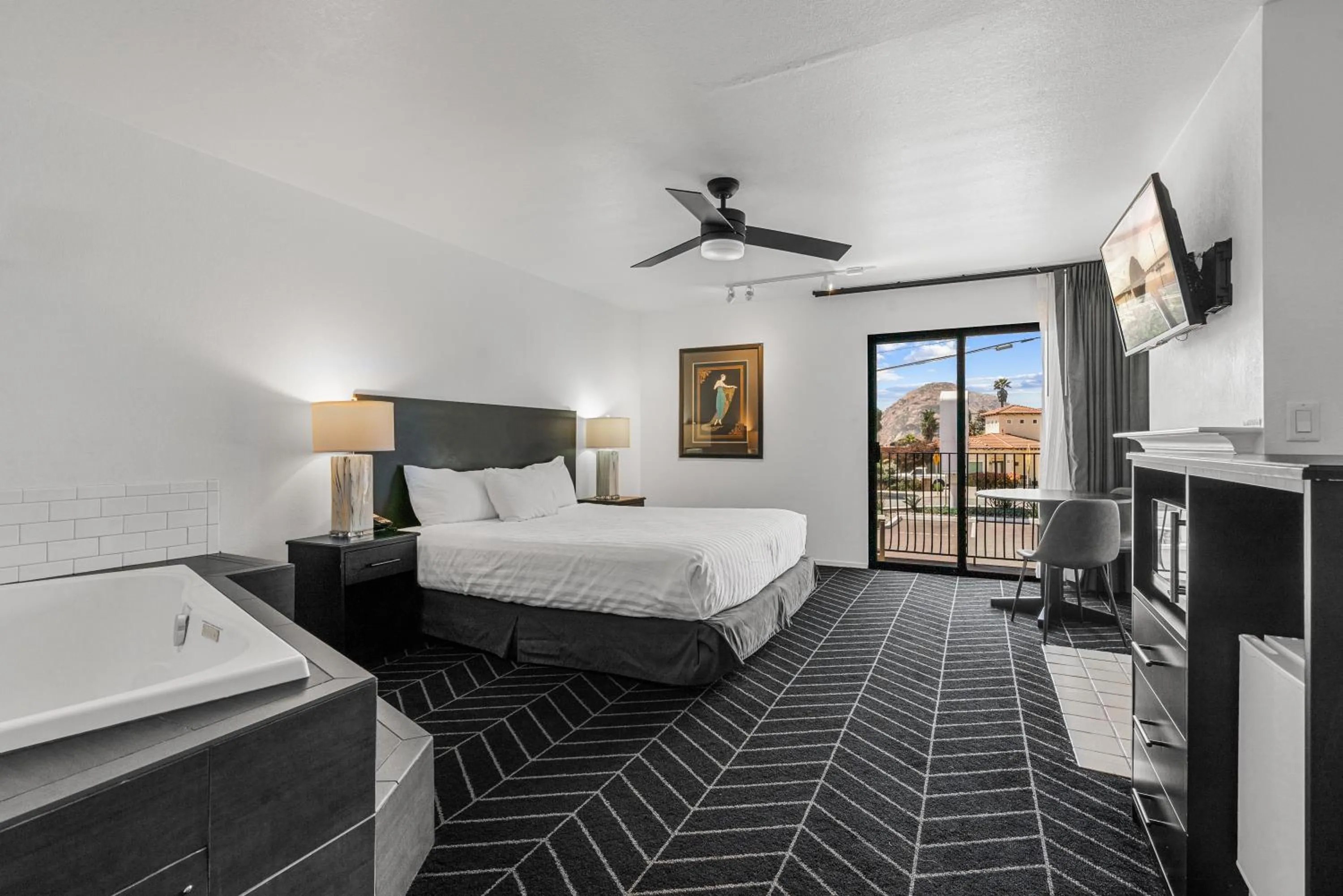 Bedroom, Bed in Masterpiece Hotel