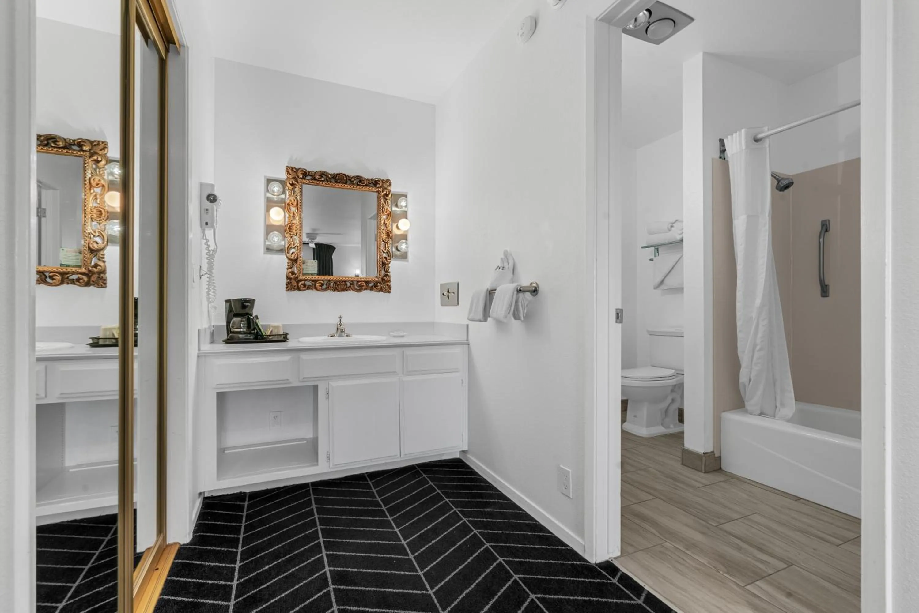 Bathroom in Masterpiece Hotel