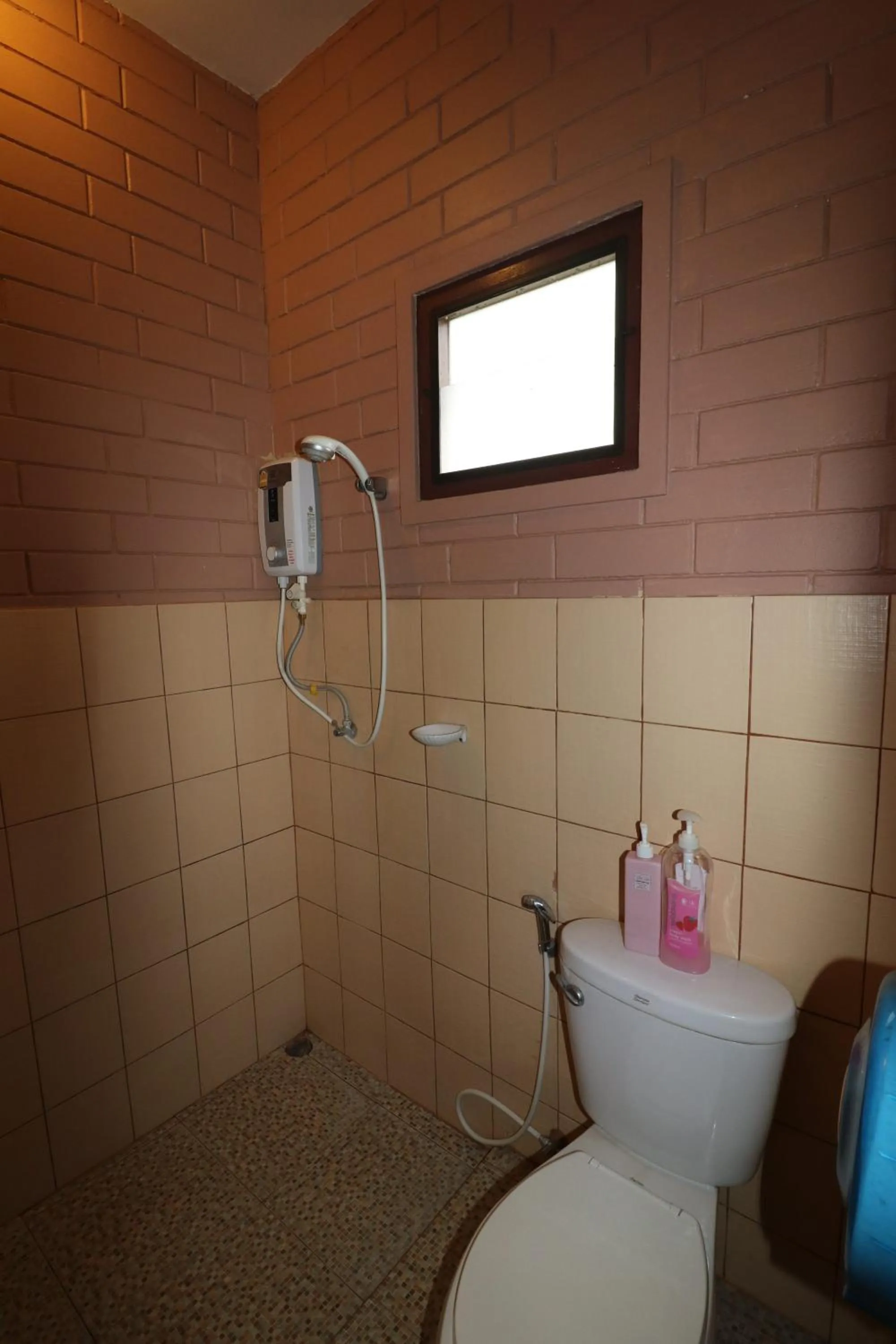 Bathroom in GongKaew HuenKum Hotel