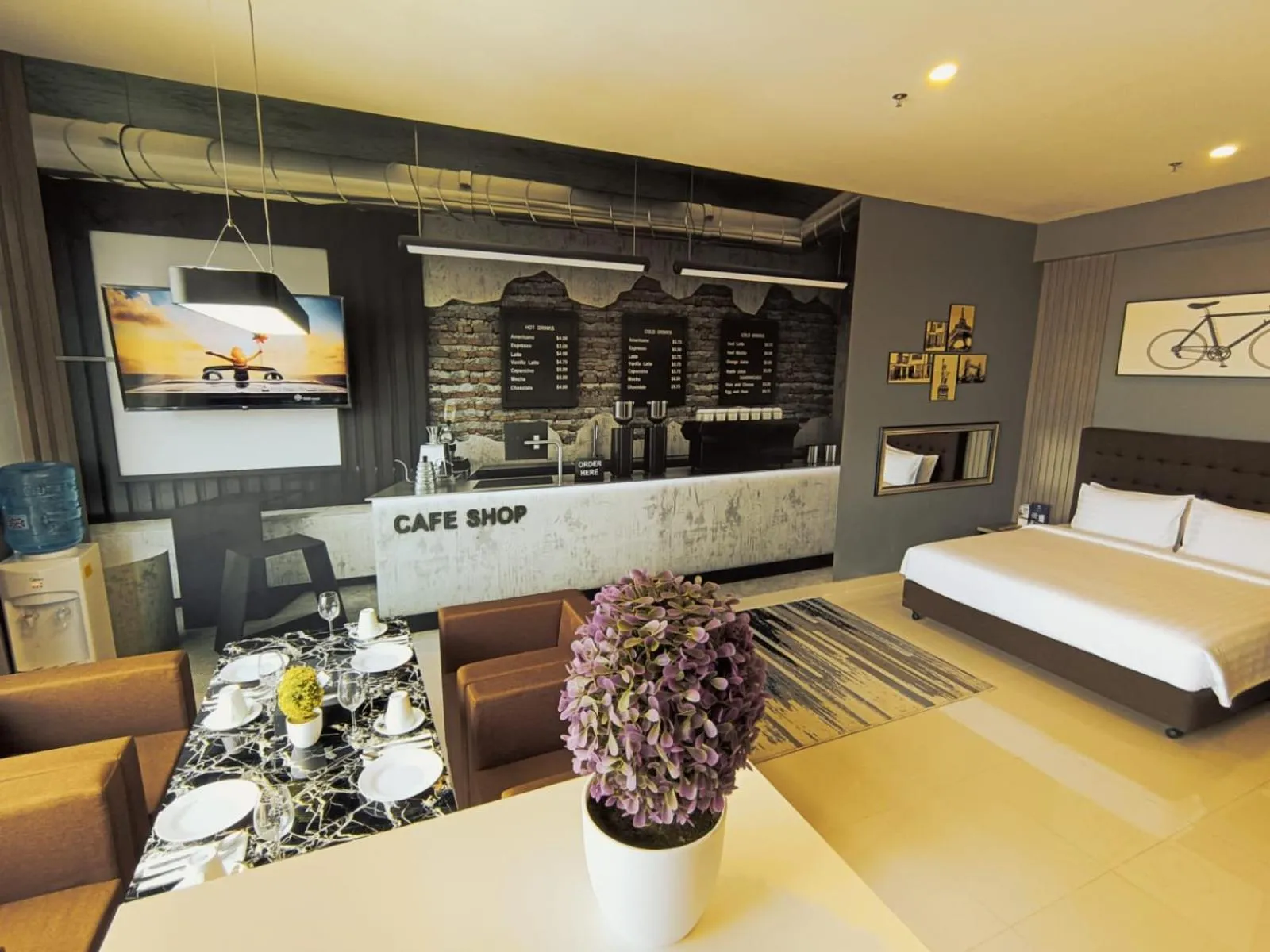 Bed in The Bridge Club