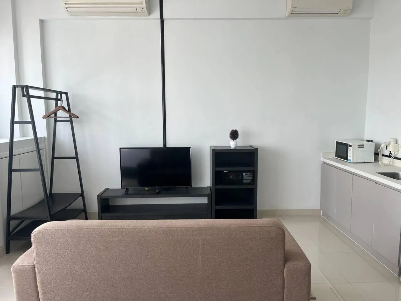 TV and multimedia in The Bridge Club