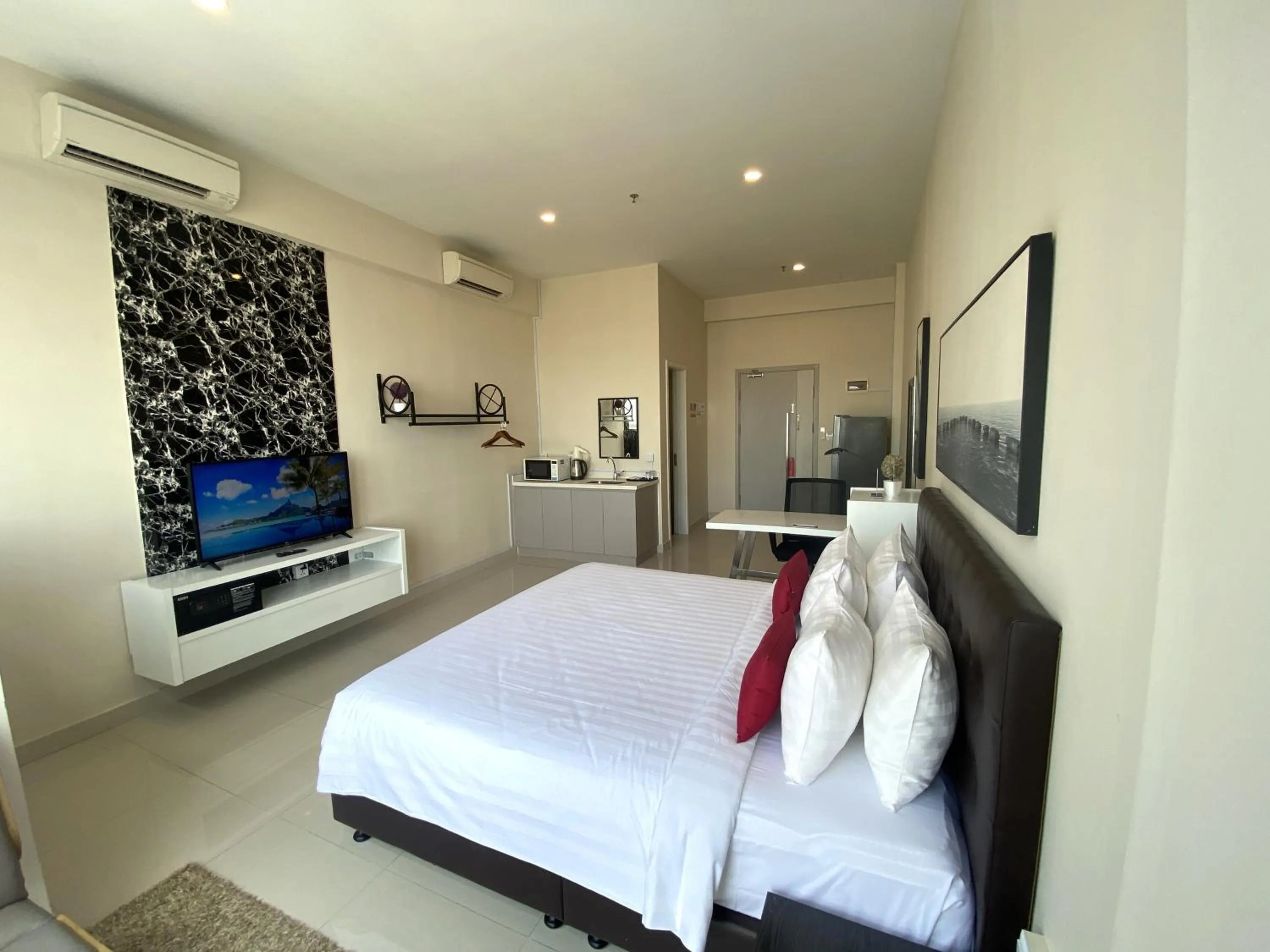 Bed in The Bridge Club