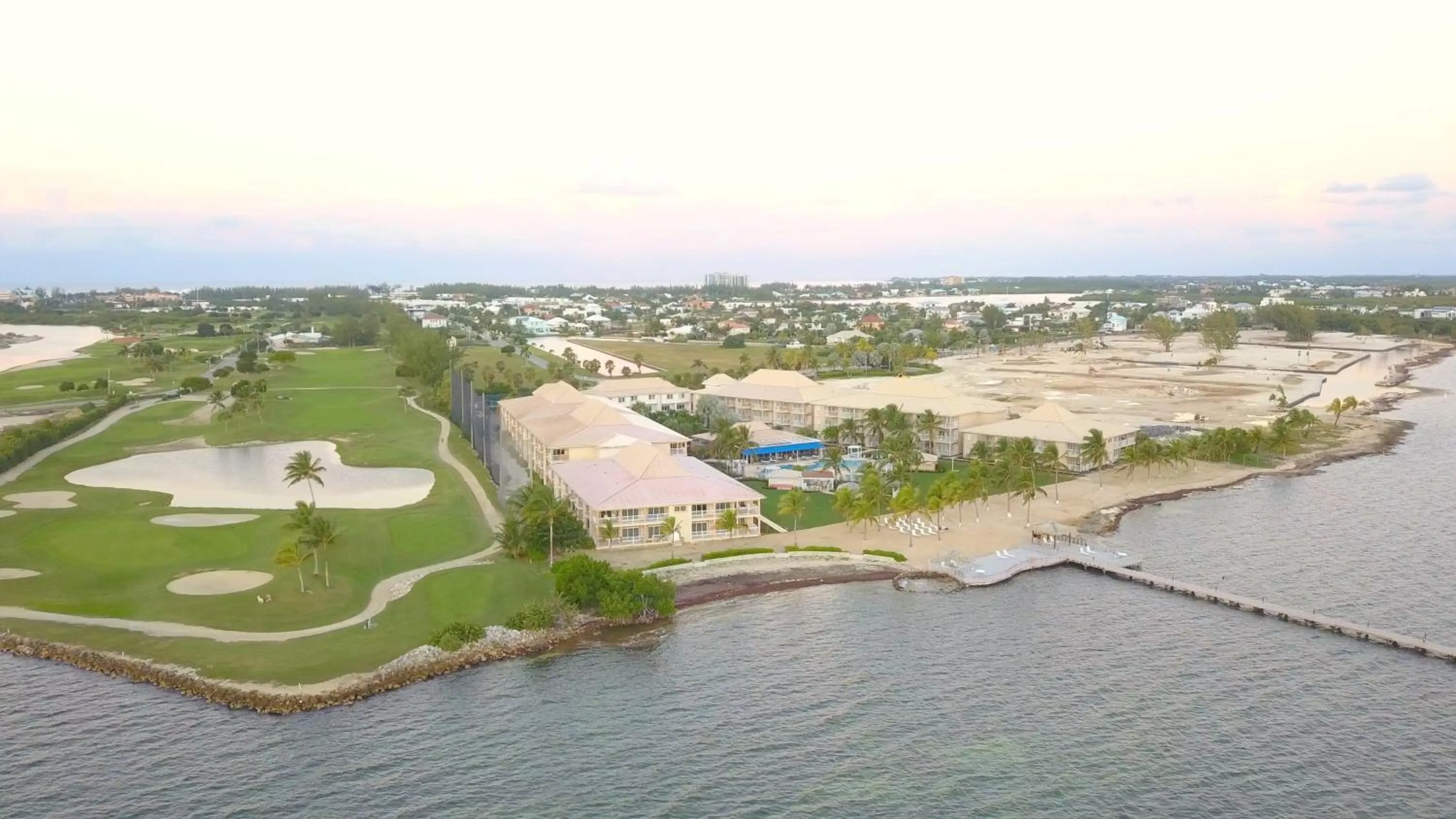 Golfcourse in Holiday Inn Resort Grand Cayman by IHG
