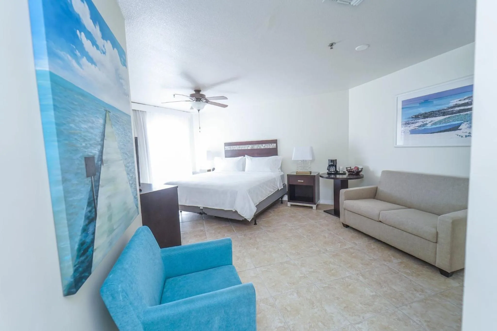 Photo of the whole room, Bed in Holiday Inn Resort Grand Cayman by IHG
