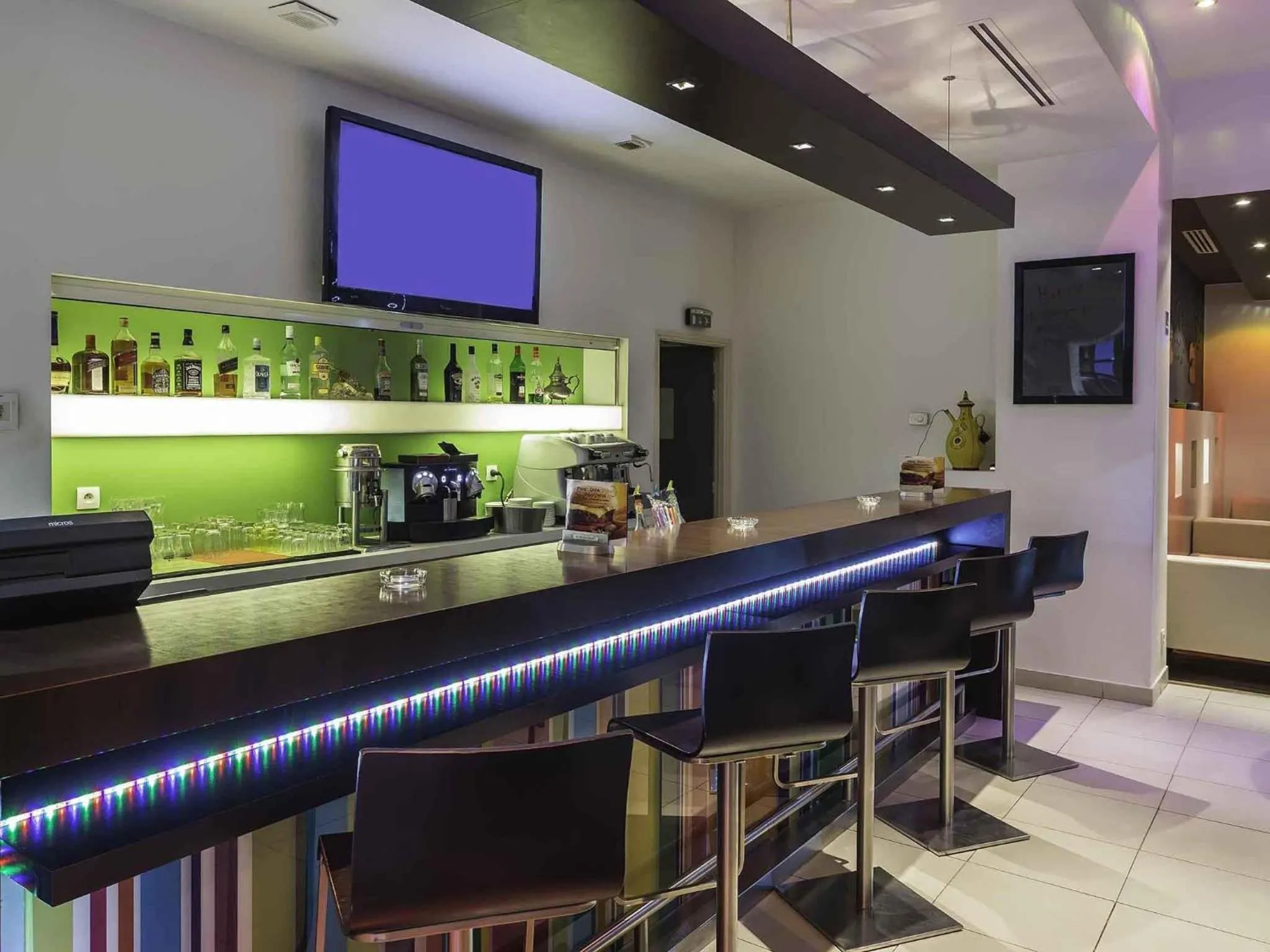 Lounge or bar in ibis Oran les Falaises