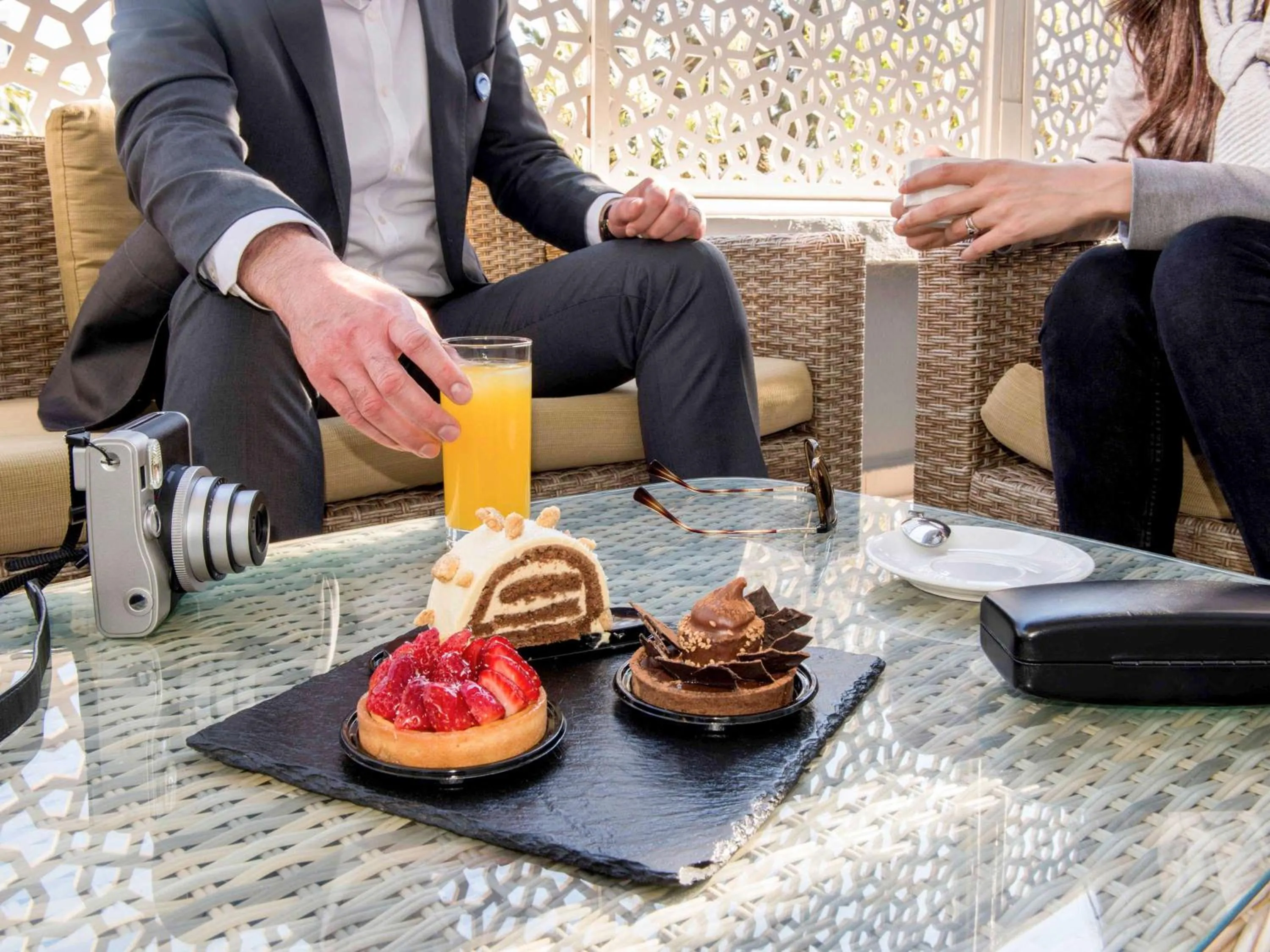 Restaurant/places to eat in ibis Oran les Falaises