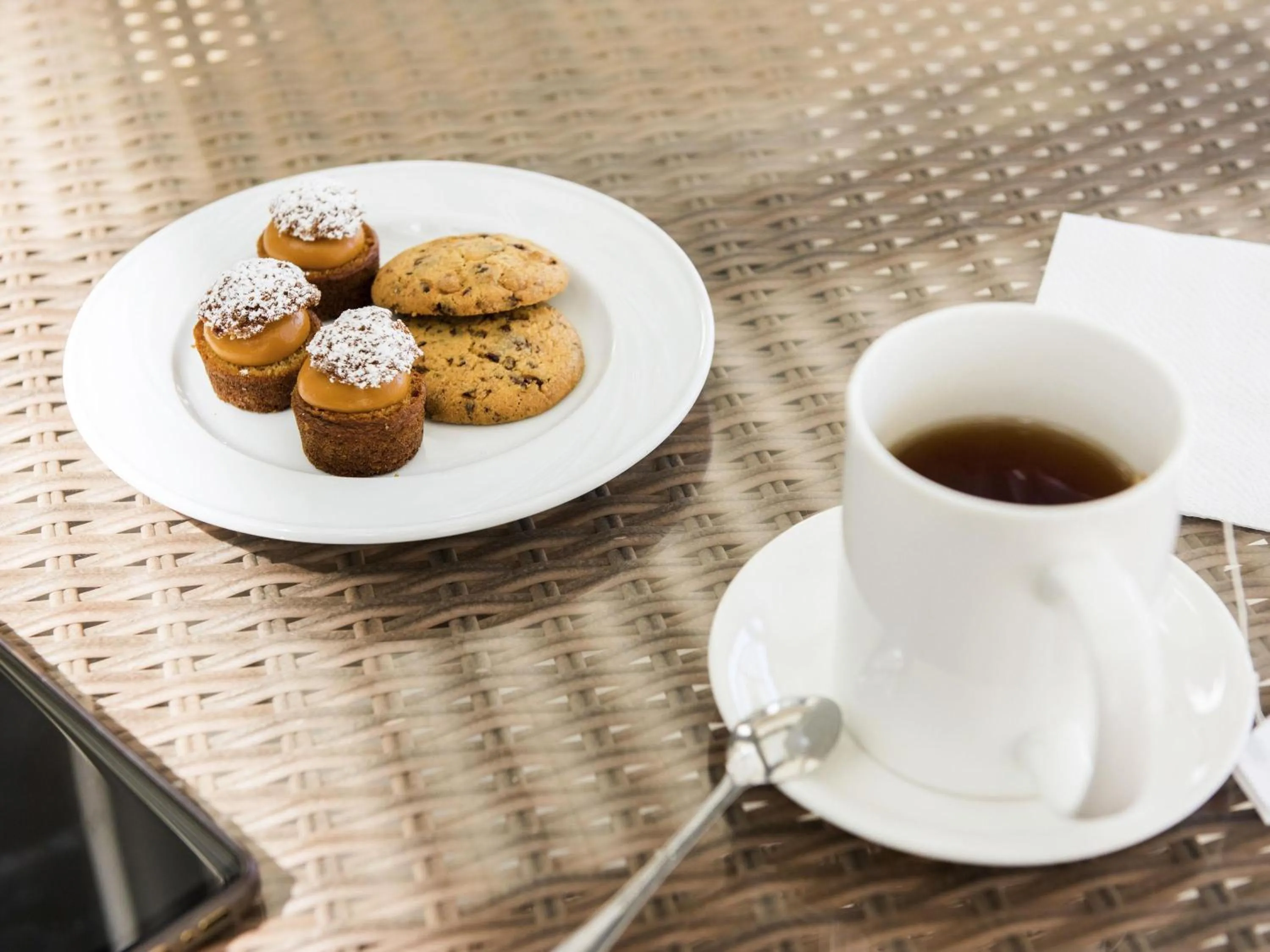 Restaurant/places to eat in ibis Oran les Falaises