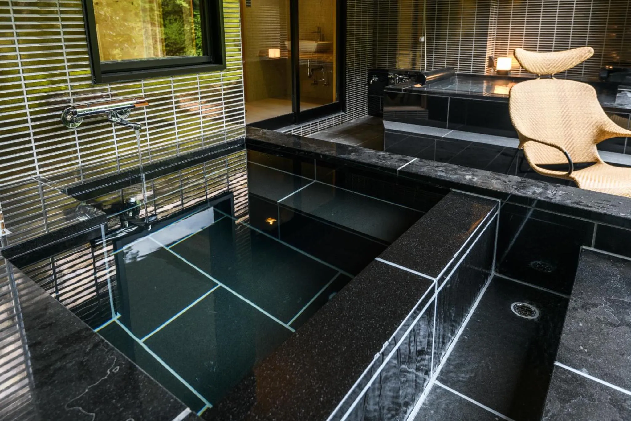 Hot Spring Bath in Shirasagiyu Tawaraya