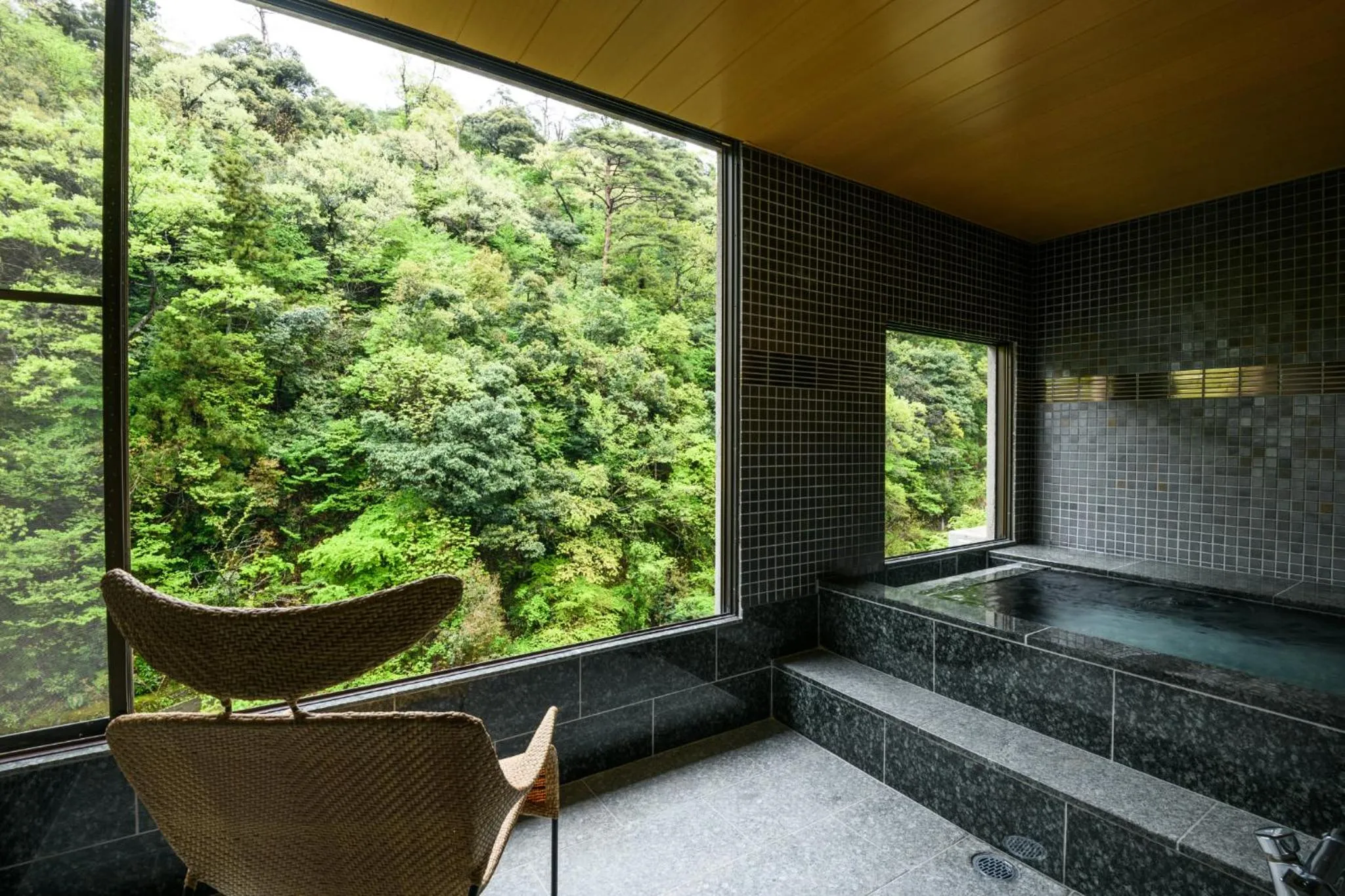 Natural landscape in Shirasagiyu Tawaraya