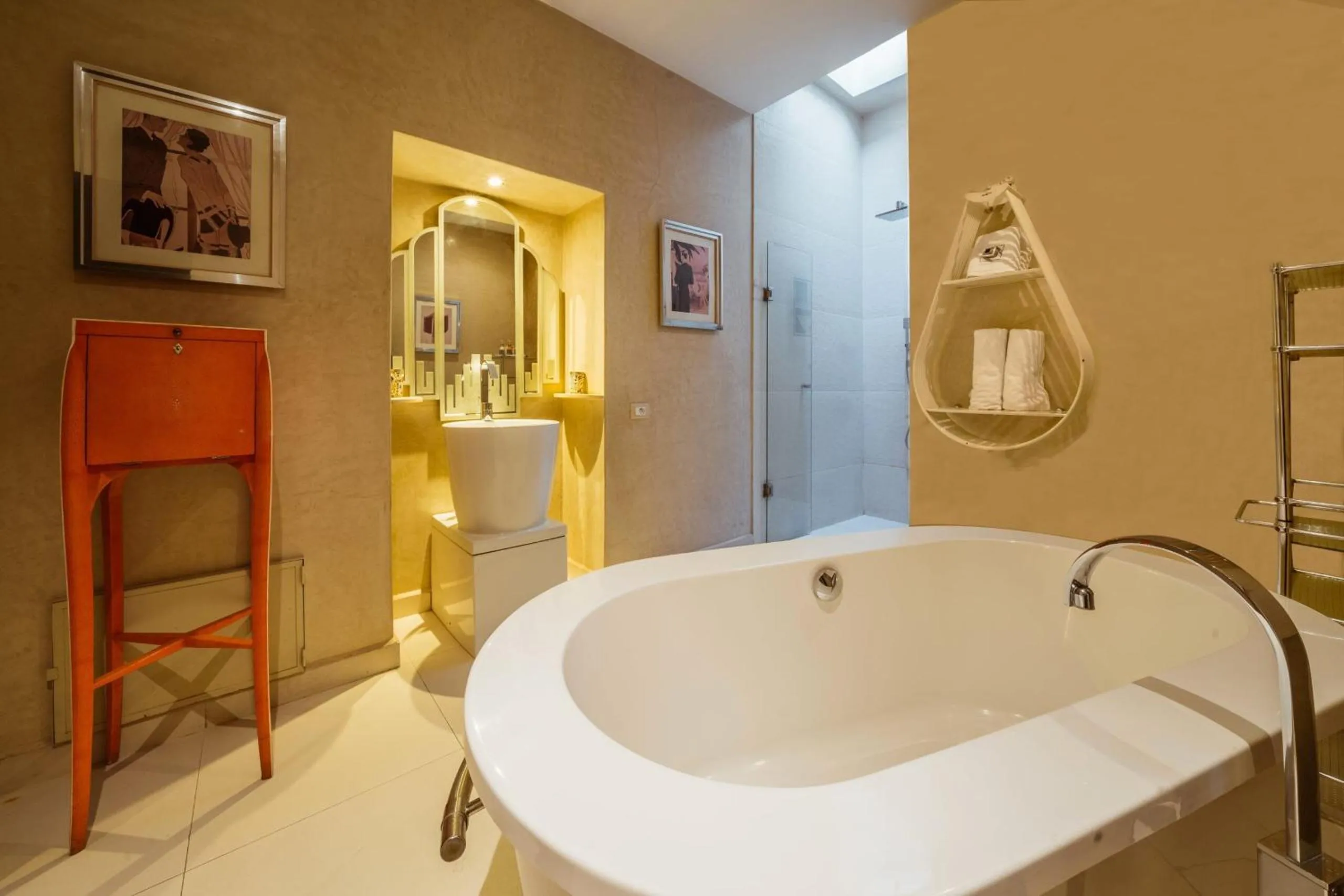 Shower in Villa Makassar