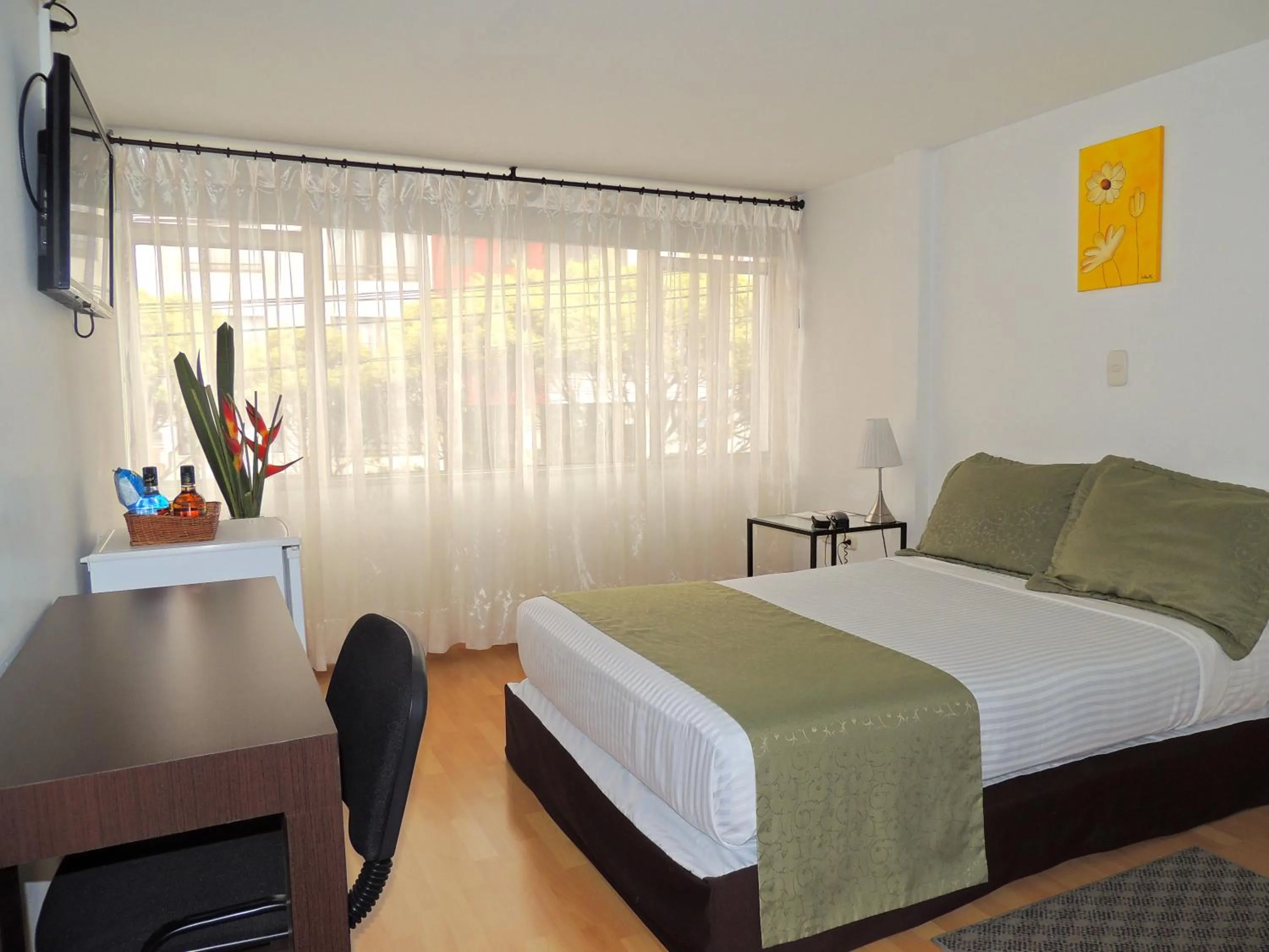 Photo of the whole room, Bed in Hotel Portal de Milán