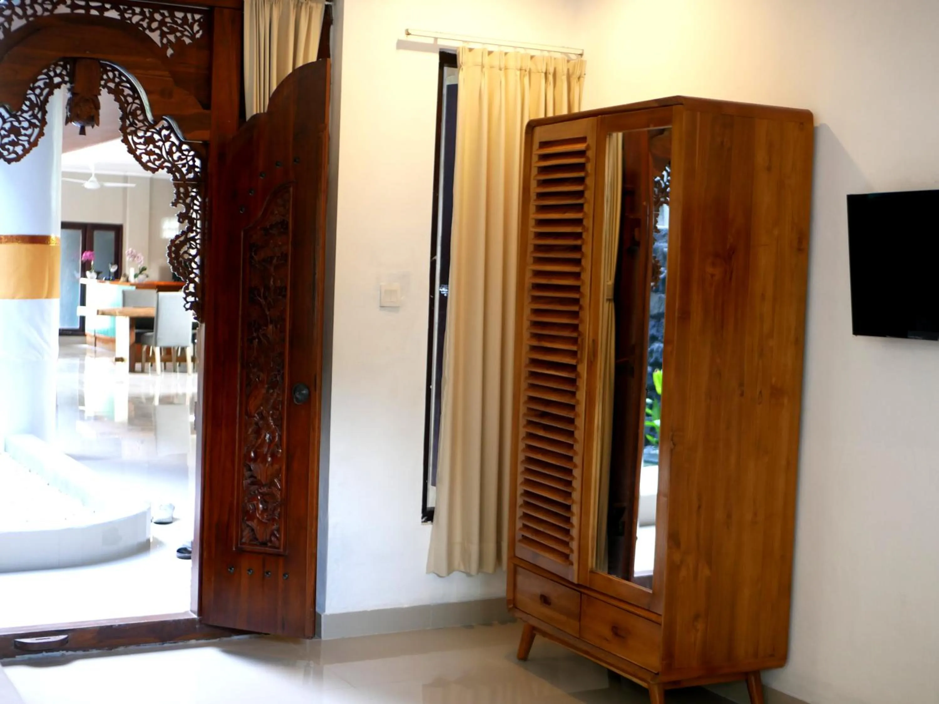 wardrobe in Vivaldi Jimbaran