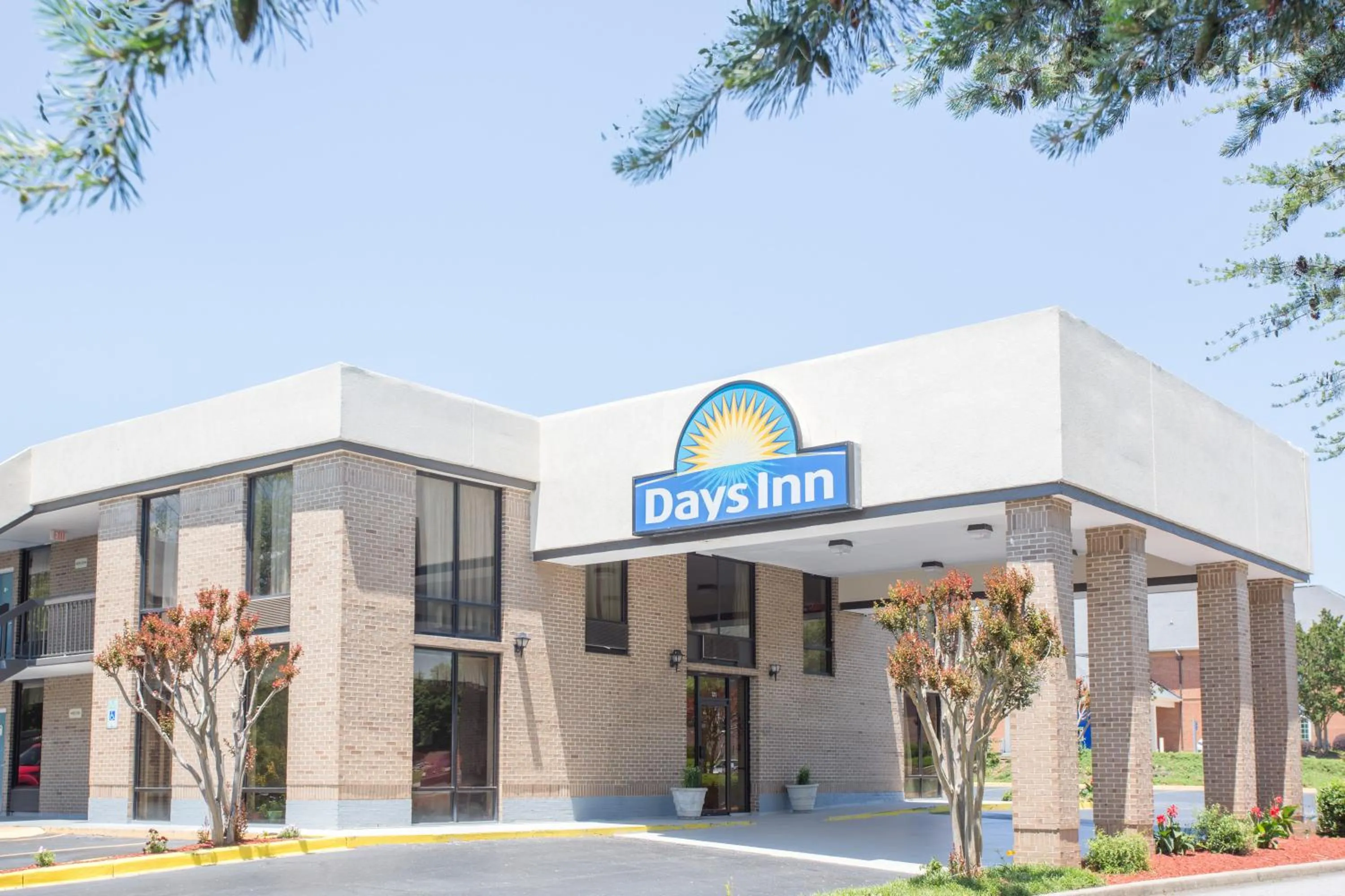 Property building in Days Inn by Wyndham Easley West Of Greenville/Clemson Area
