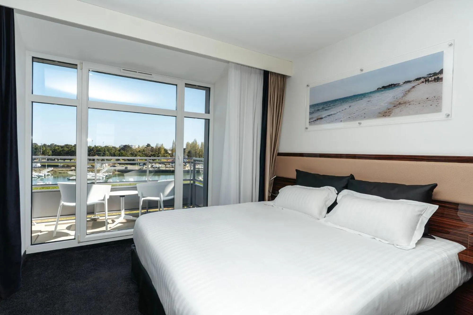 Bed in Westotel Le Pouliguen