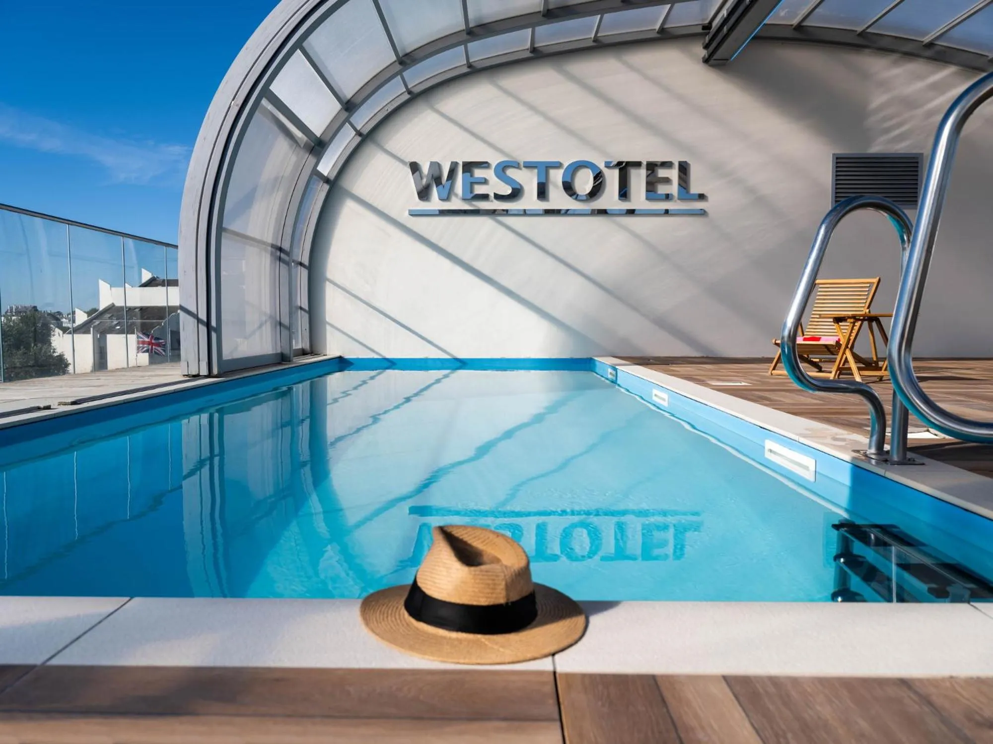 Swimming pool in Westotel Le Pouliguen