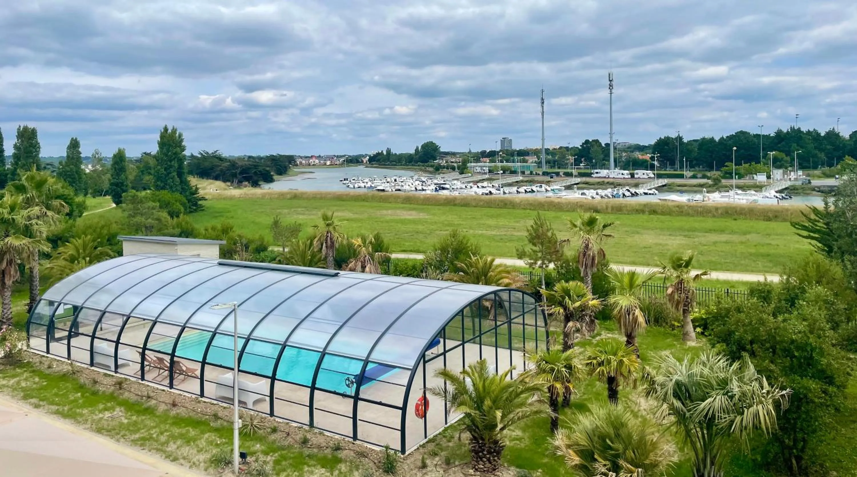 Swimming pool in Westotel Le Pouliguen