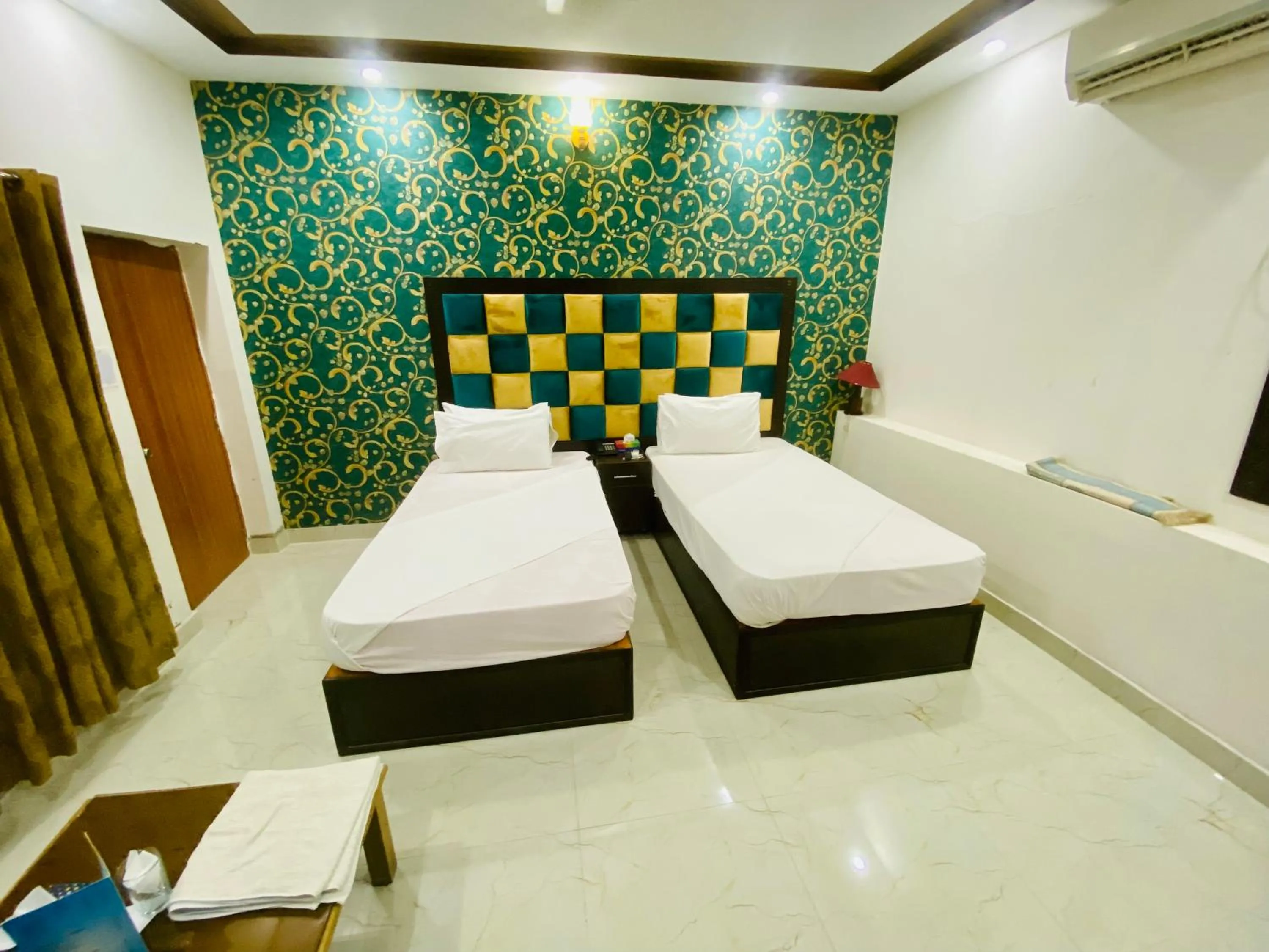 Bed in Hotel Mehran Multan