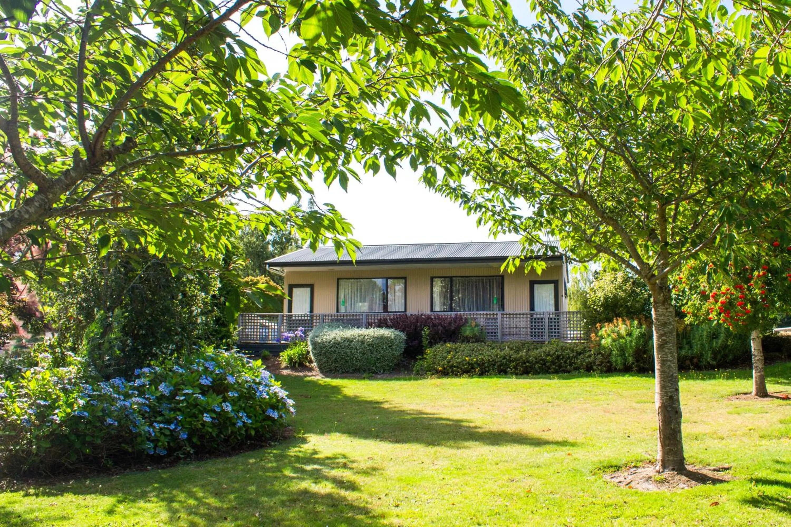 Balcony/Terrace in Te Anau Lakeview Holiday Park & Motels