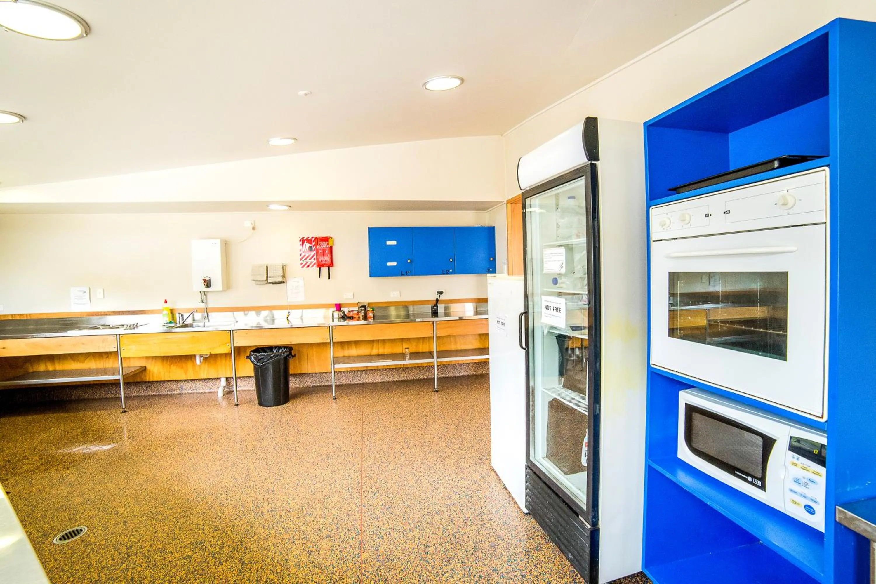 Kitchen or kitchenette in Te Anau Lakeview Holiday Park & Motels