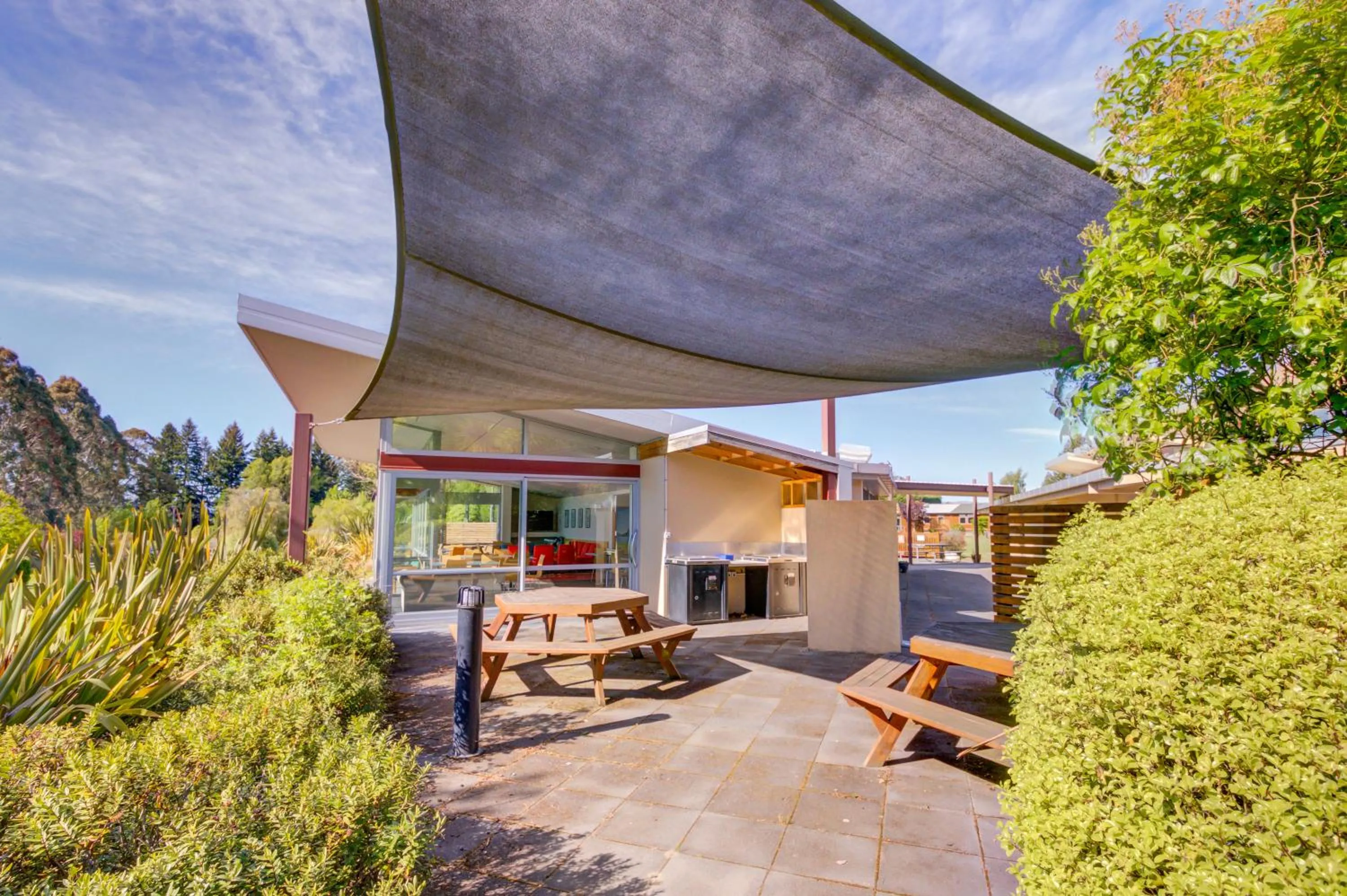 BBQ facilities in Te Anau Lakeview Holiday Park & Motels