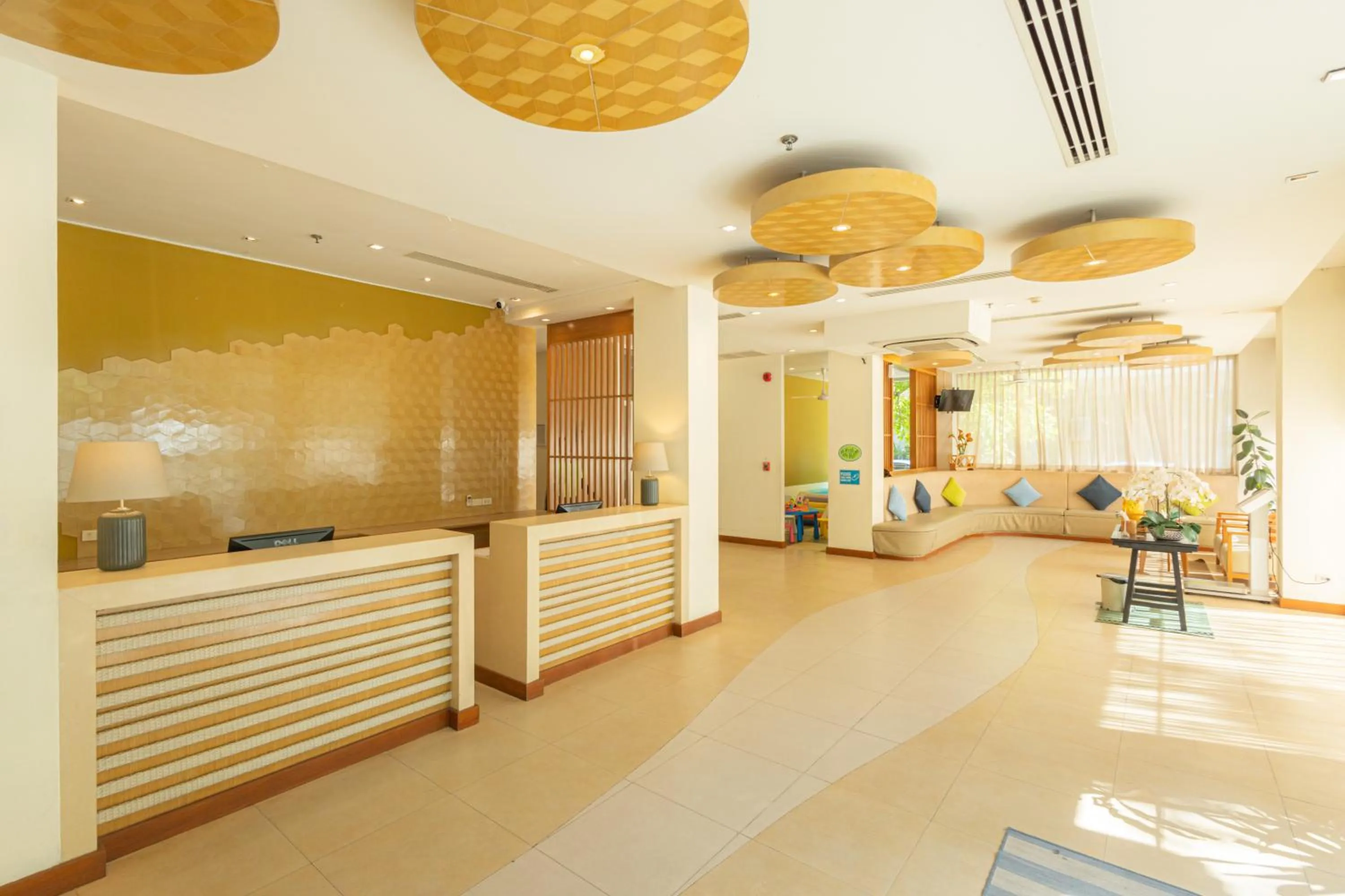 Lobby or reception in ASHLEE Plaza Patong Hotel & Spa