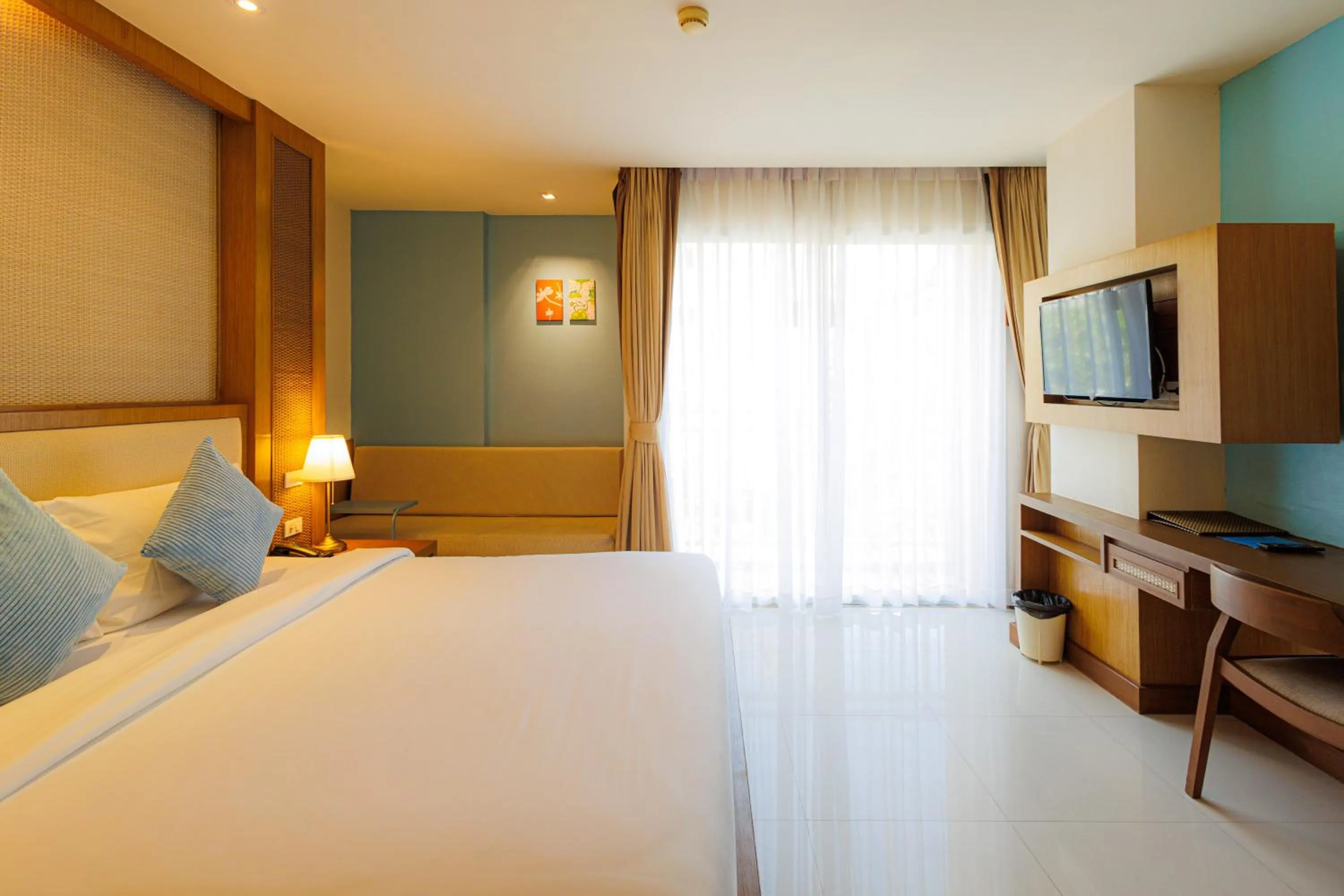 Bedroom, Bed in ASHLEE Plaza Patong Hotel & Spa