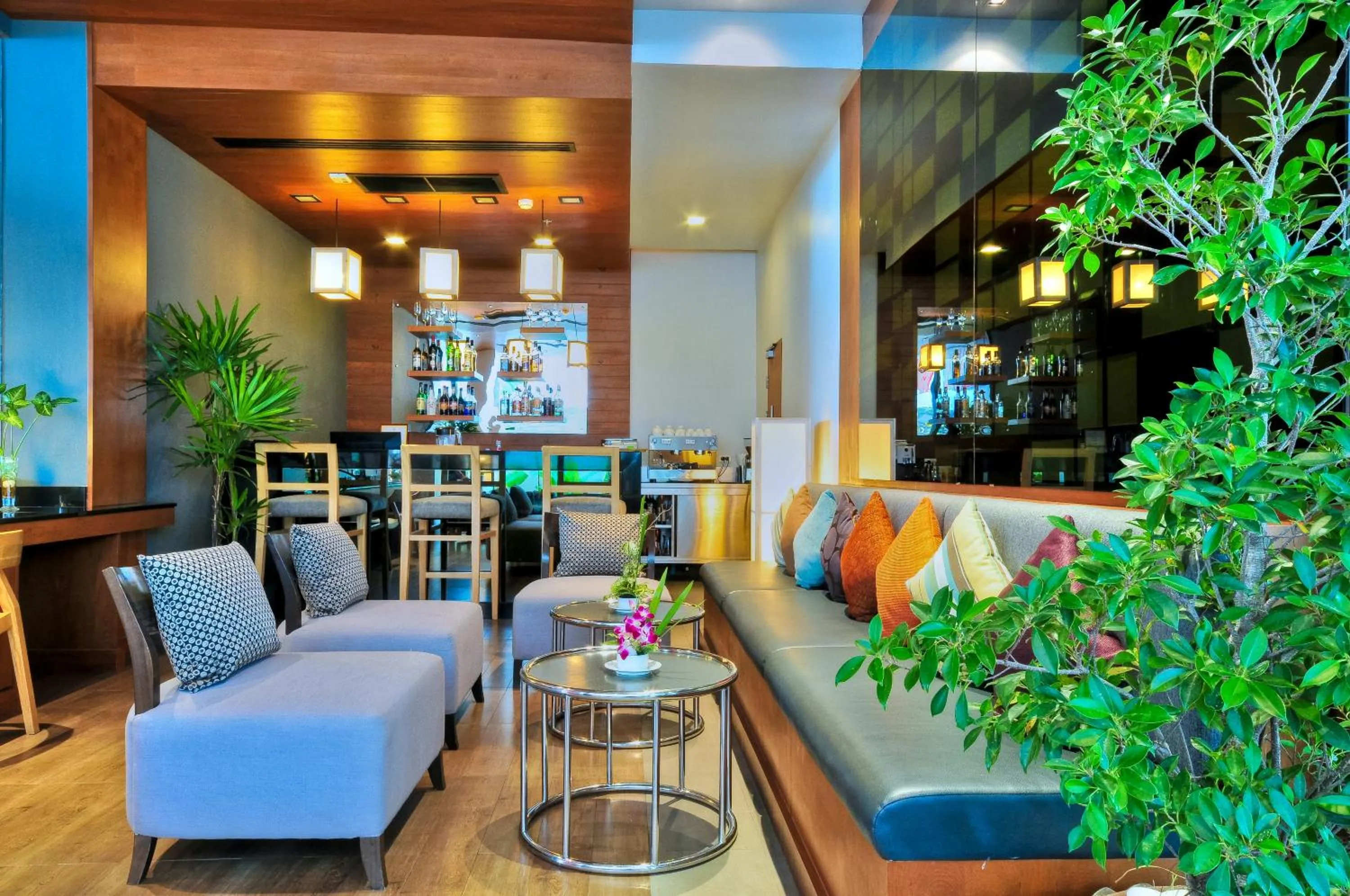 Lounge or bar in ASHLEE Heights Hotel Patong
