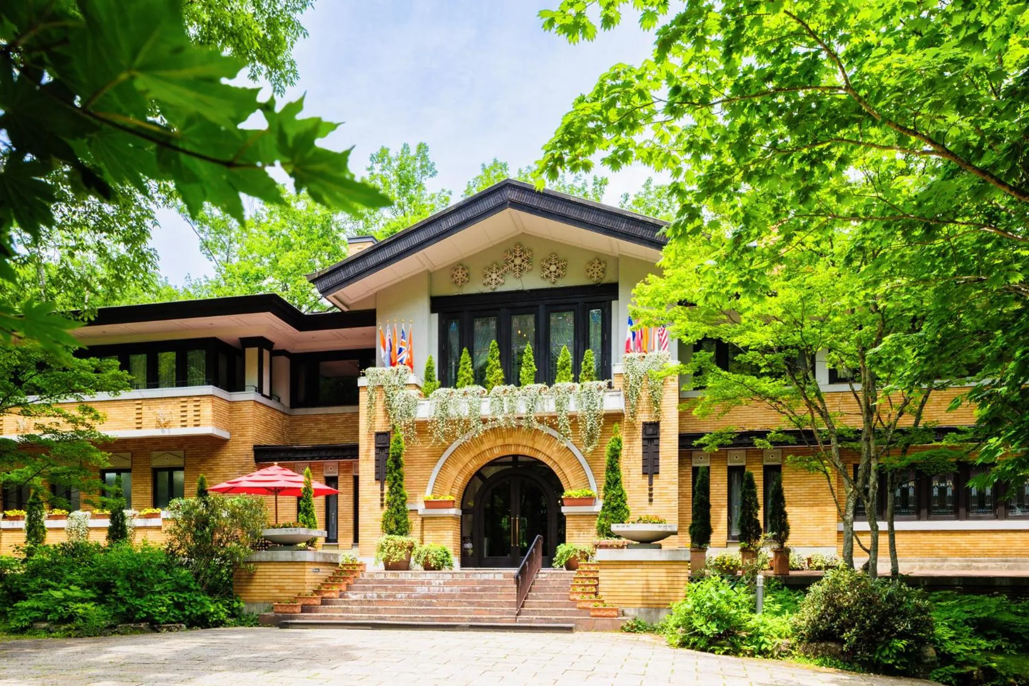 Property building in Hotel La Neige