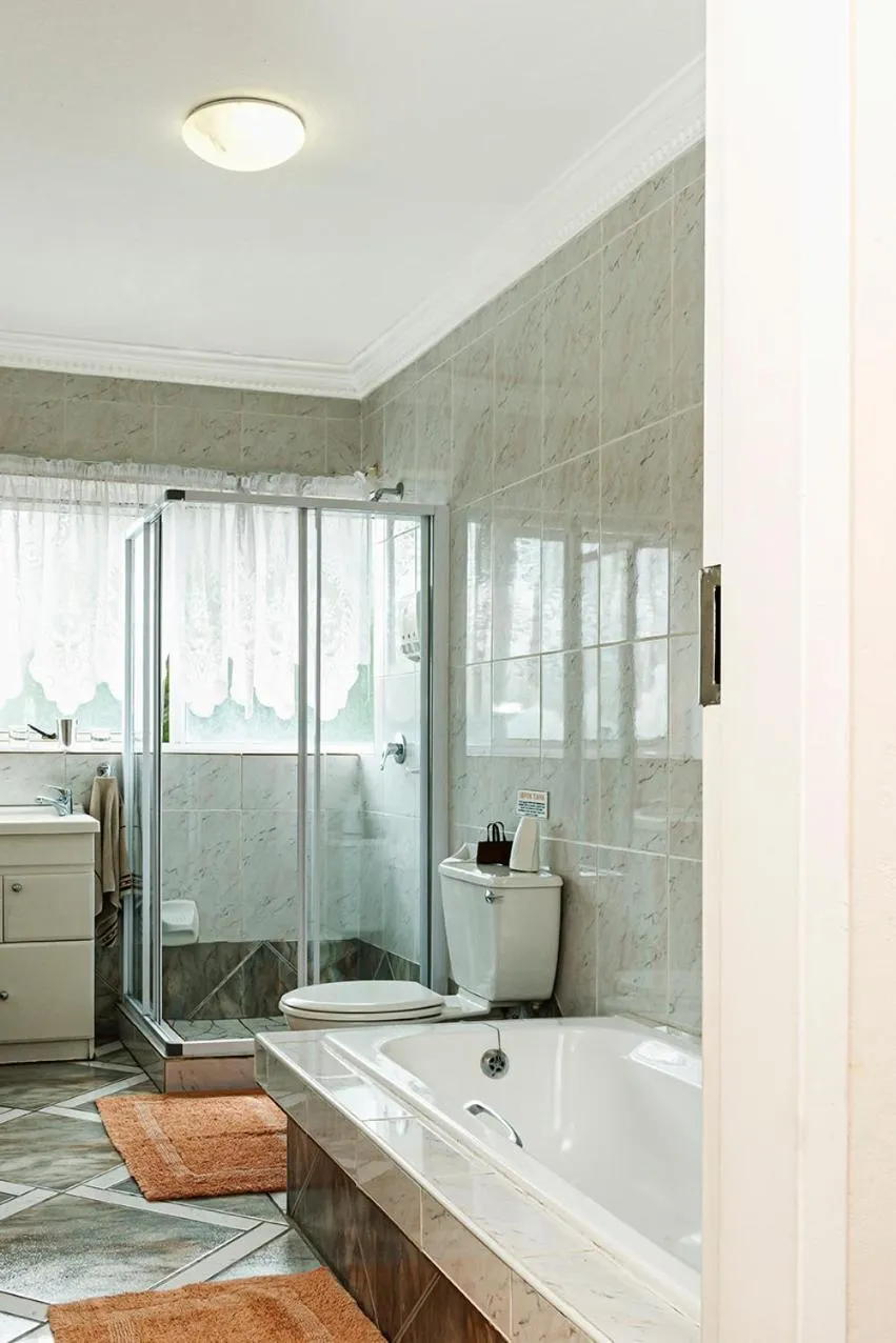 Bathroom in Glenda's Guest Suites