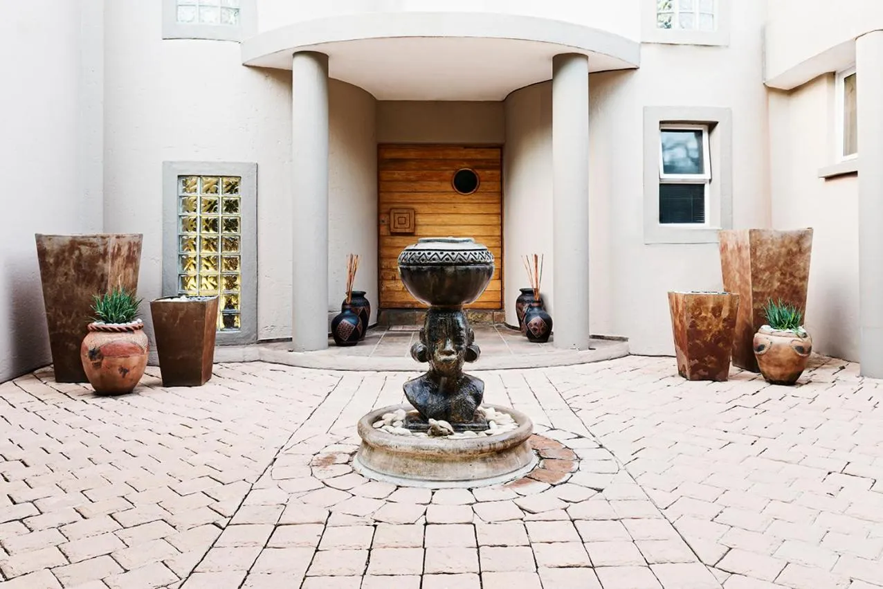 Property building in Glenda's Guest Suites