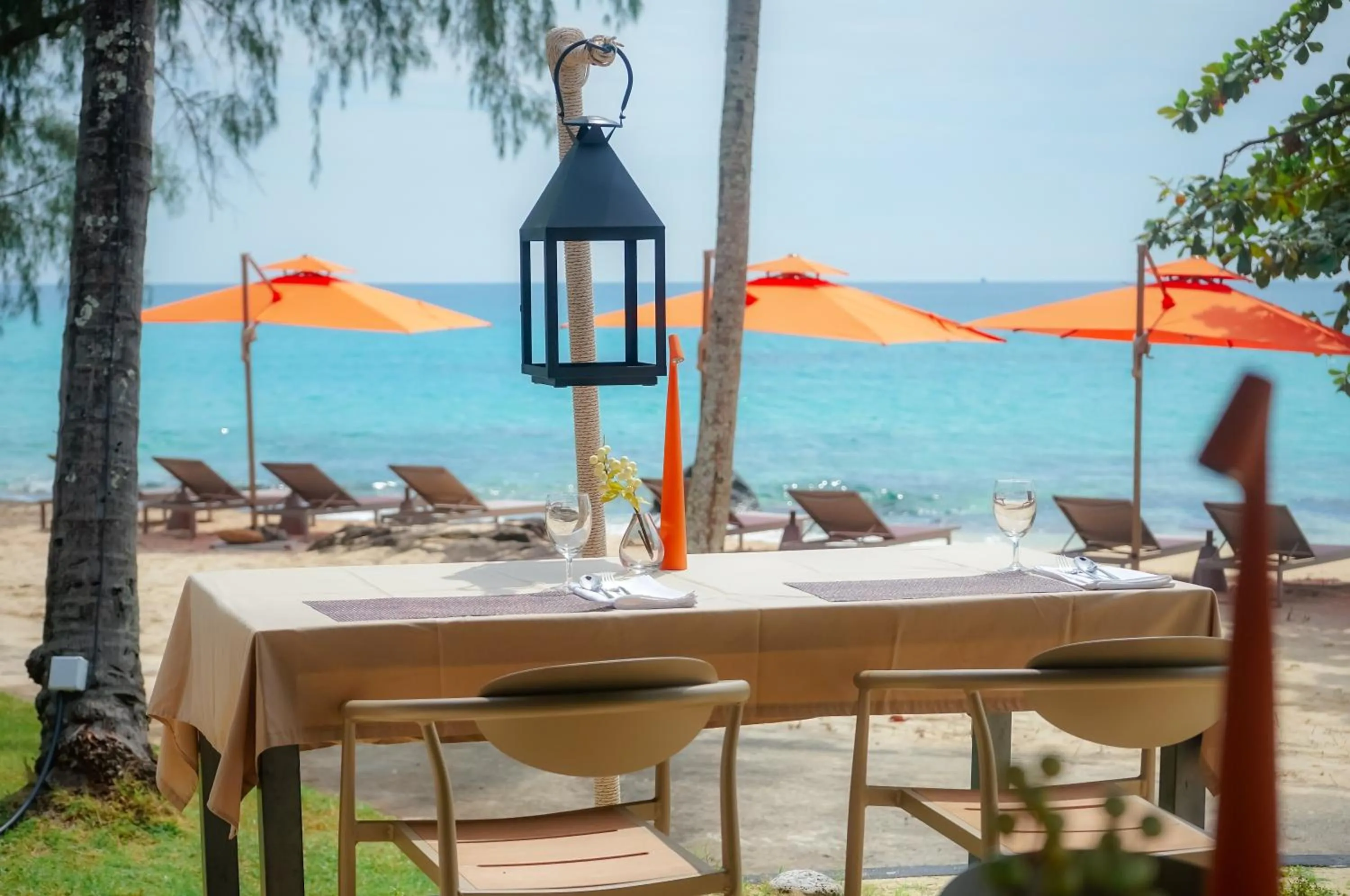 Restaurant/places to eat in Cham's House