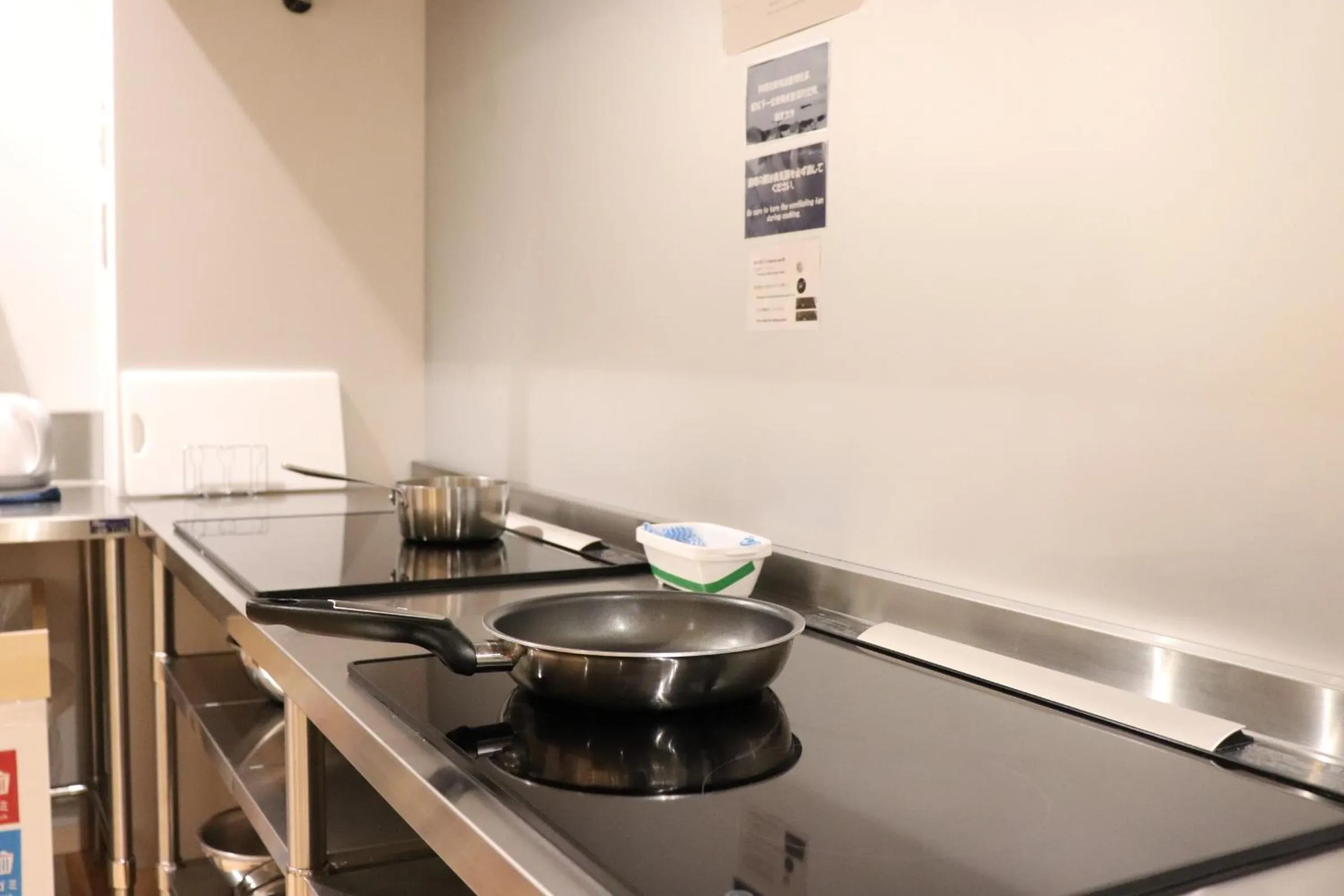 Kitchen or kitchenette in Hostel Tomar