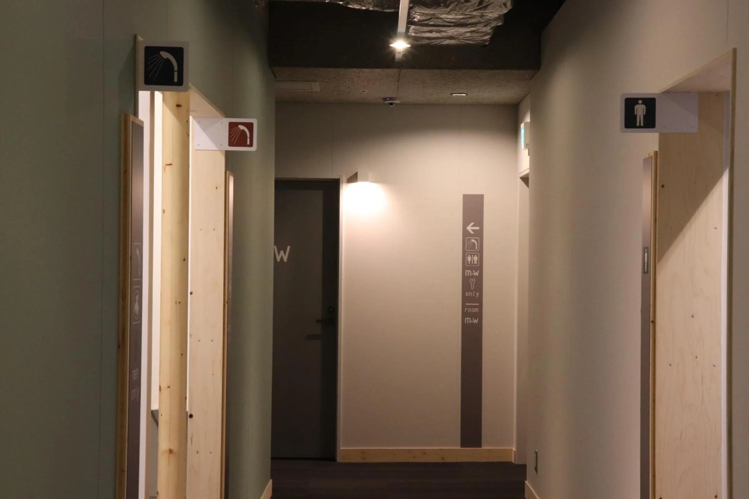 Toilet in Hostel Tomar