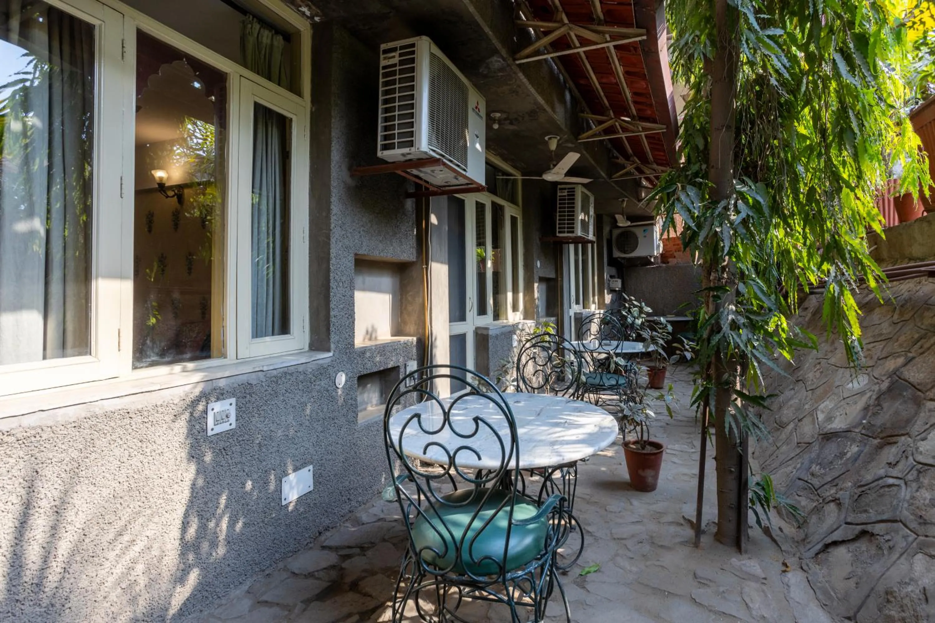 Patio in Jaipur Inn