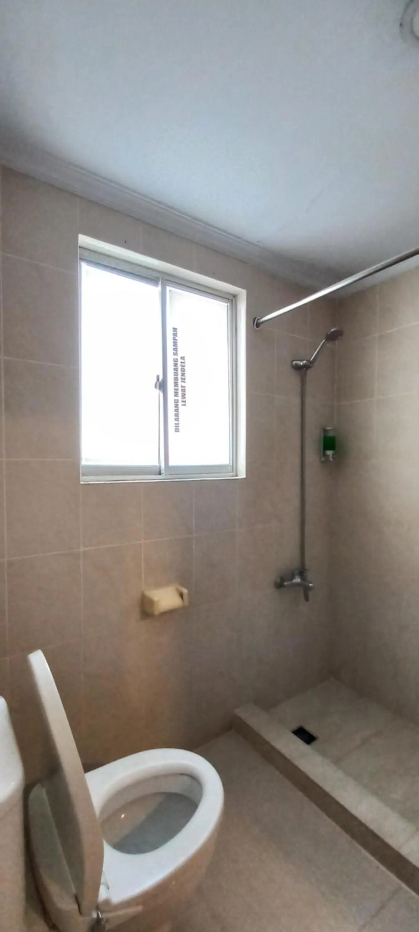 Shower in Hotel Celebes