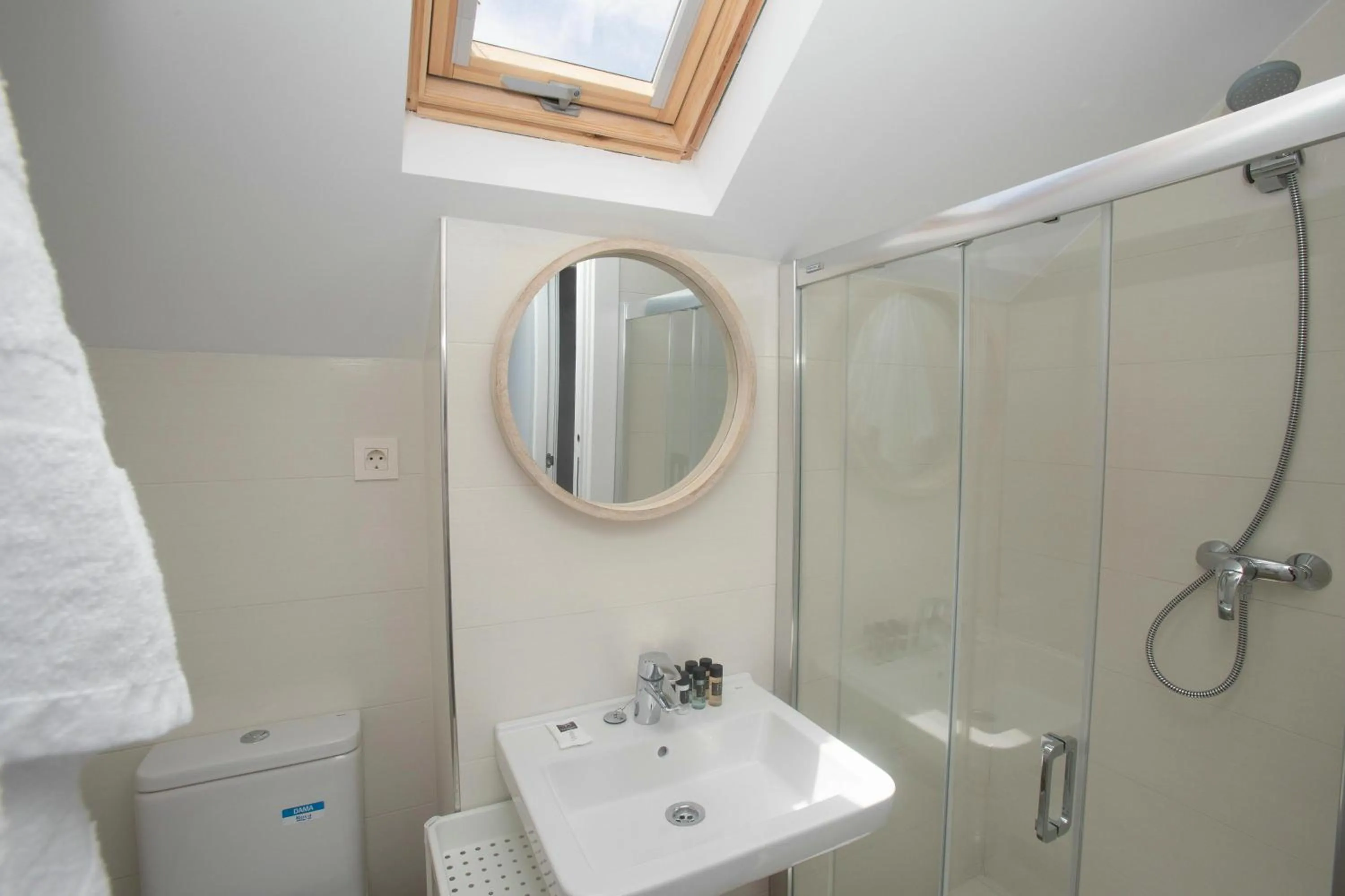 Bathroom in Feelathome Mártires Apartments