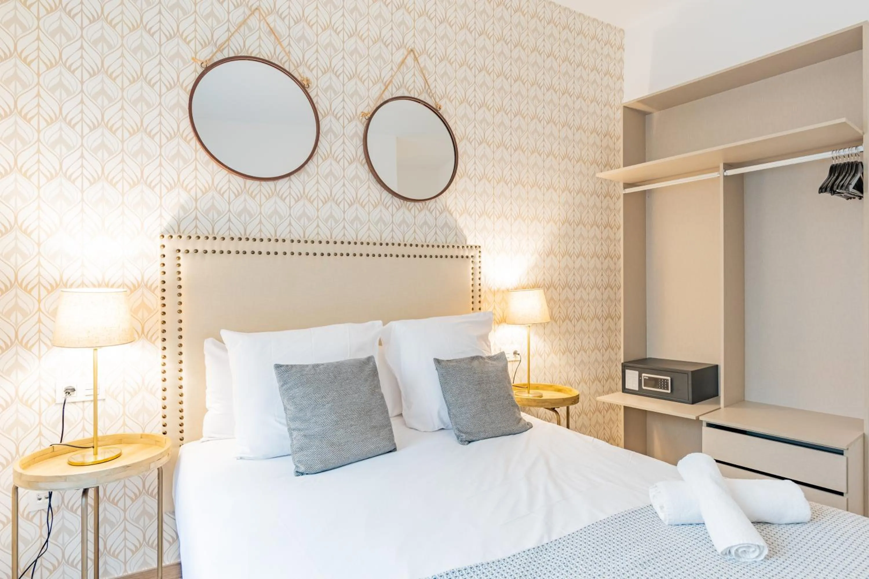 Photo of the whole room, Bed in Feelathome Mártires Apartments