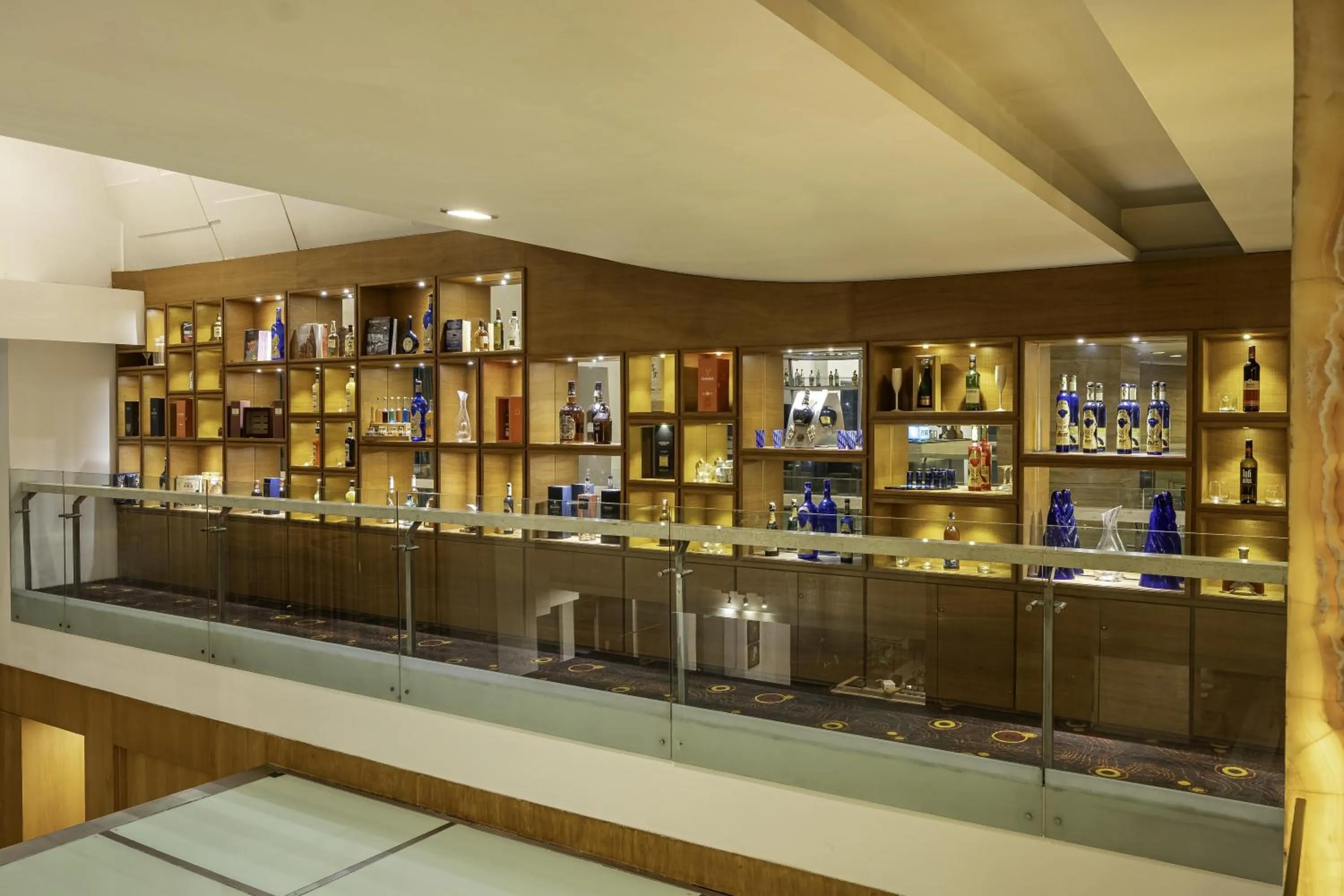 Lounge or bar in Radisson Blu Hotel Pune Kharadi