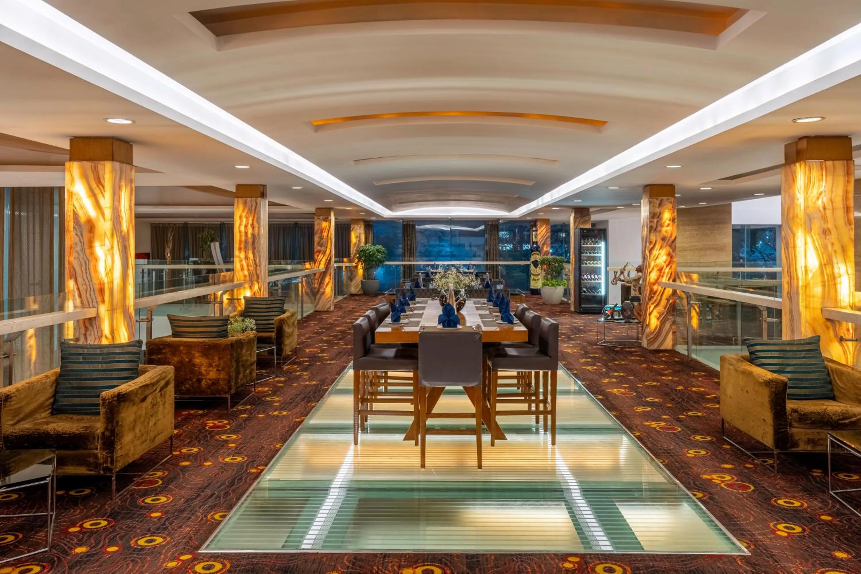 Restaurant/places to eat in Radisson Blu Hotel Pune Kharadi