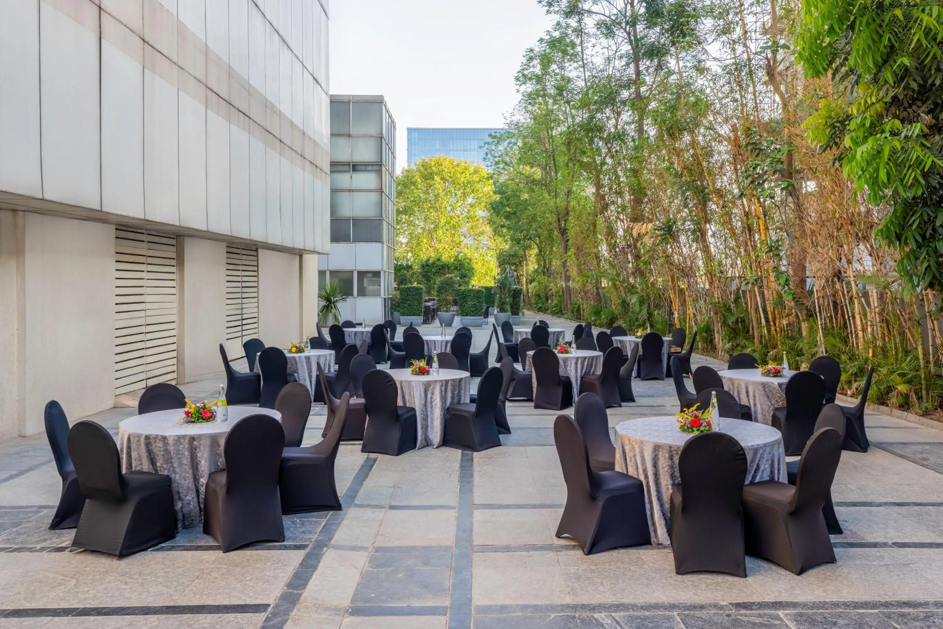 Restaurant/places to eat in Radisson Blu Hotel Pune Kharadi