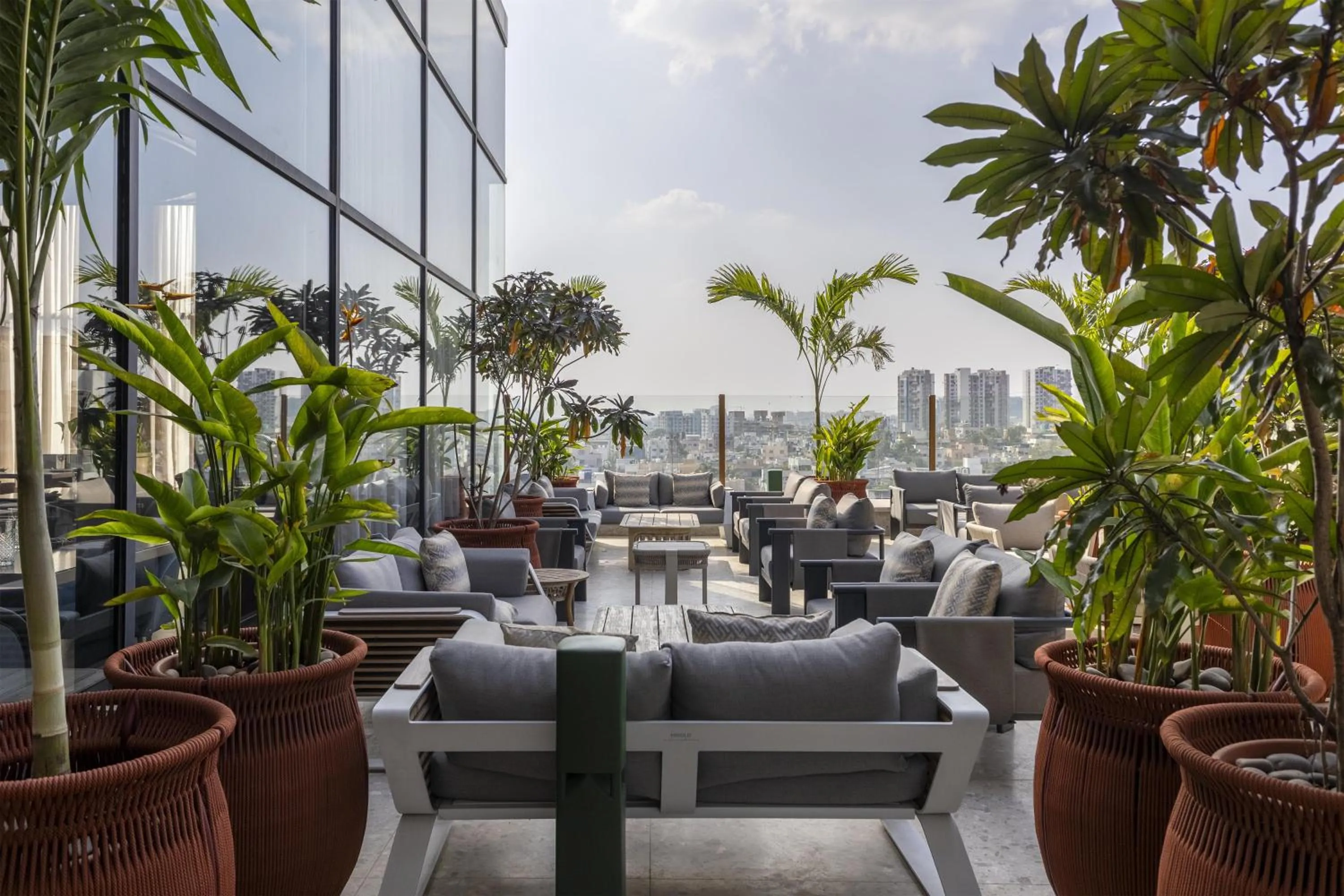 Restaurant/places to eat in Radisson Blu Hotel Pune Kharadi