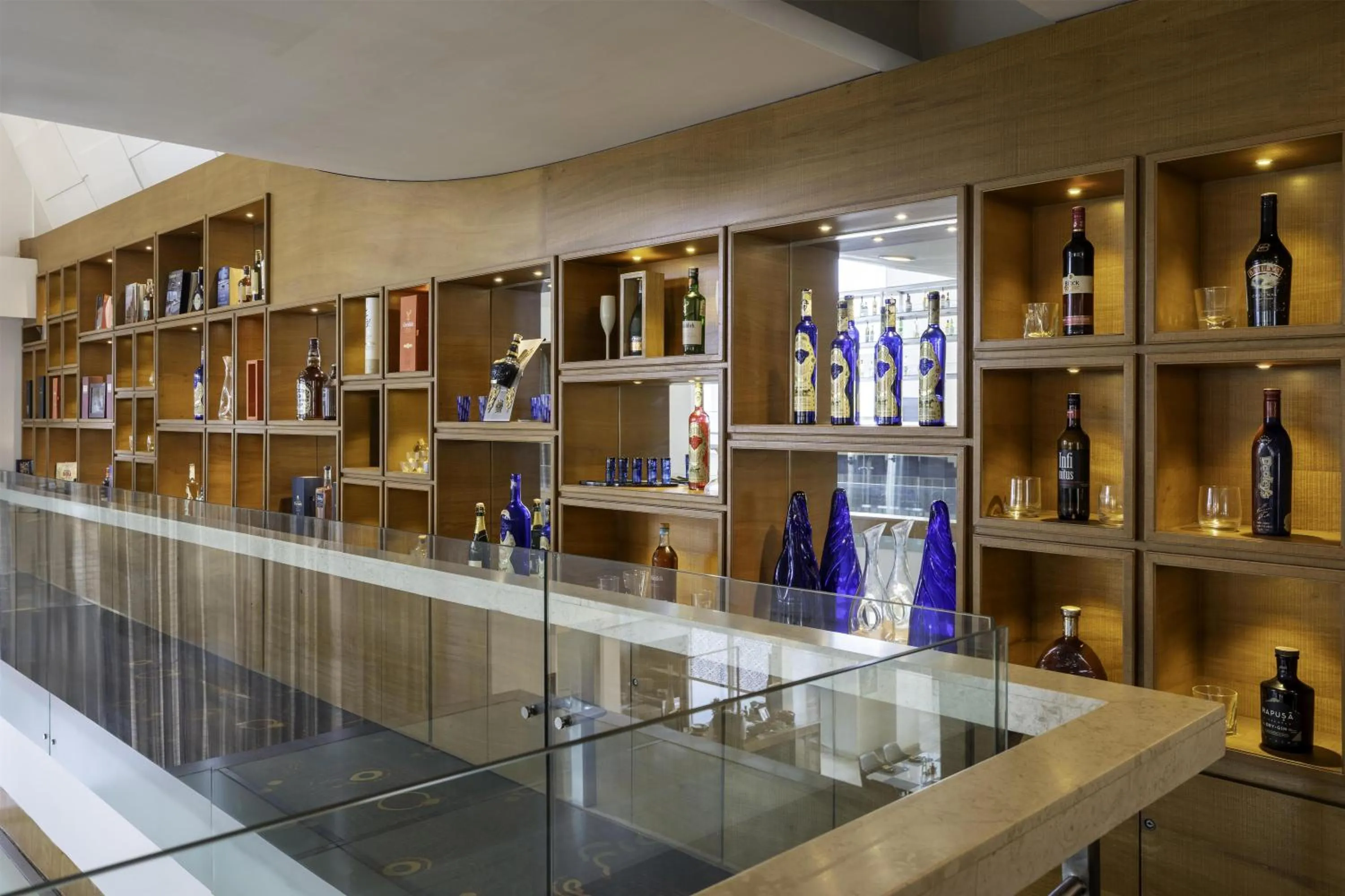Lounge or bar in Radisson Blu Hotel Pune Kharadi