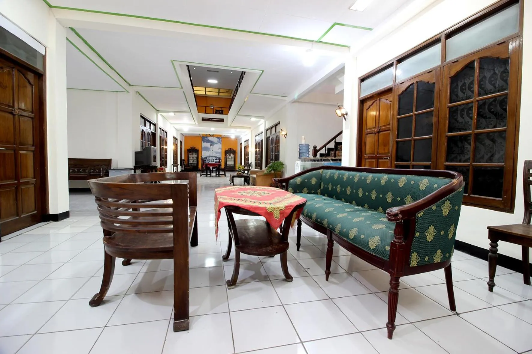 Area and facilities in RedDoorz Plus Syariah near Lempuyangan Station 3