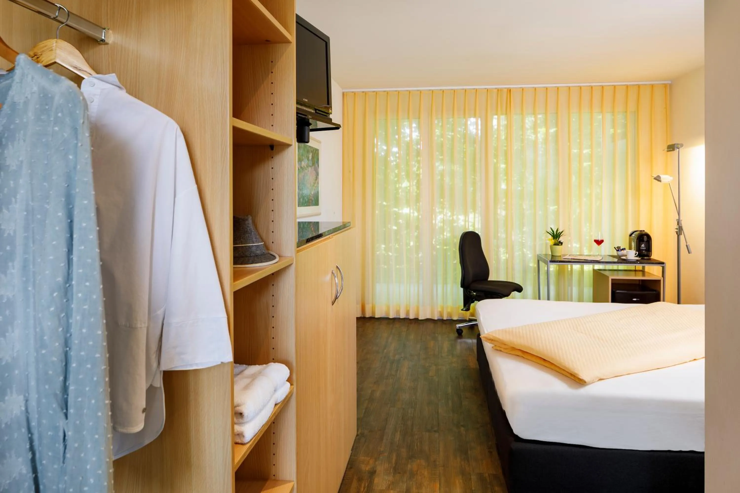 Bedroom, Bed in Seehotel Beinwil am See Swiss Quality