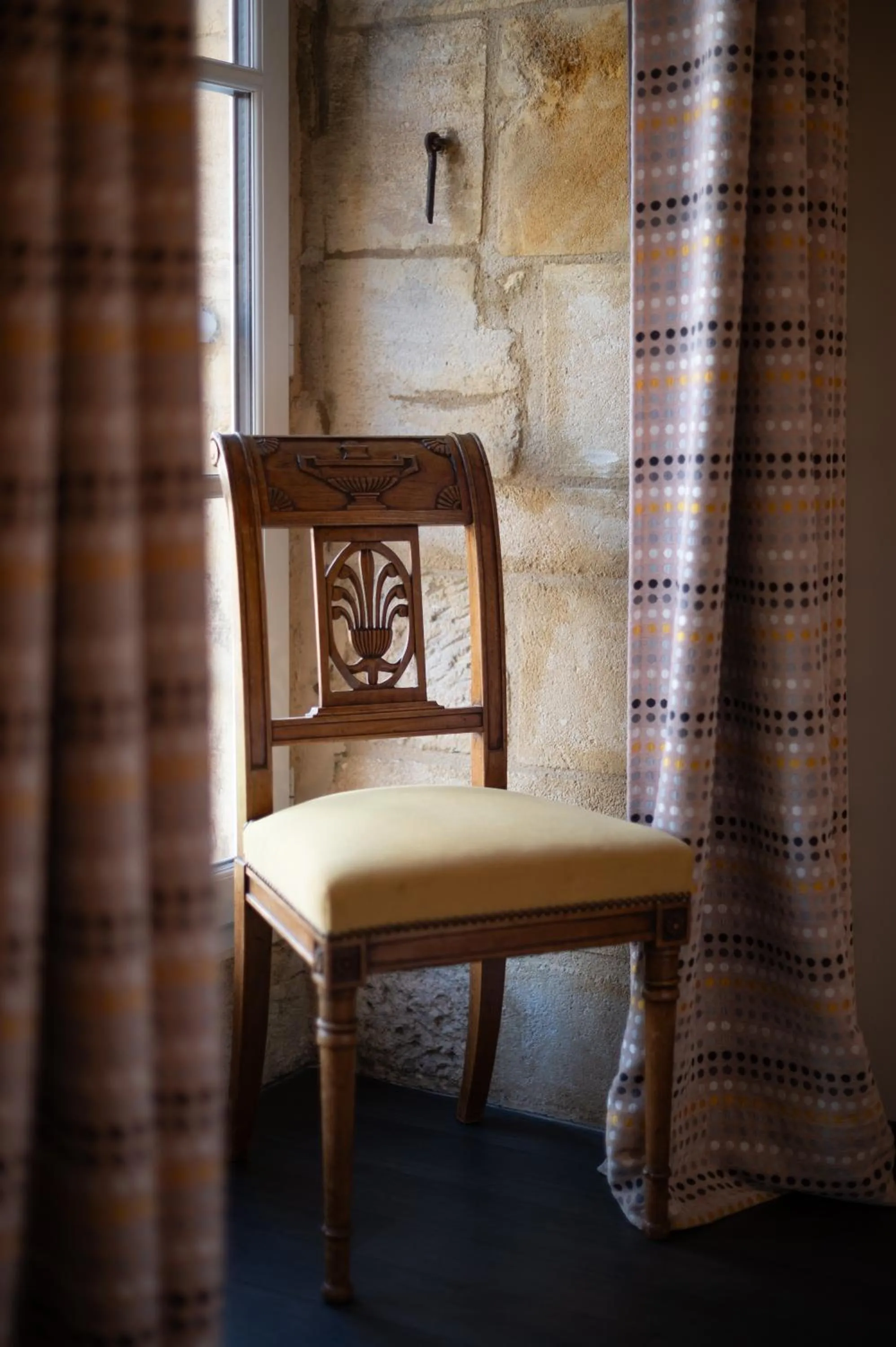 Decorative detail in Hôtel La Couleuvrine Sarlat Centre Ville