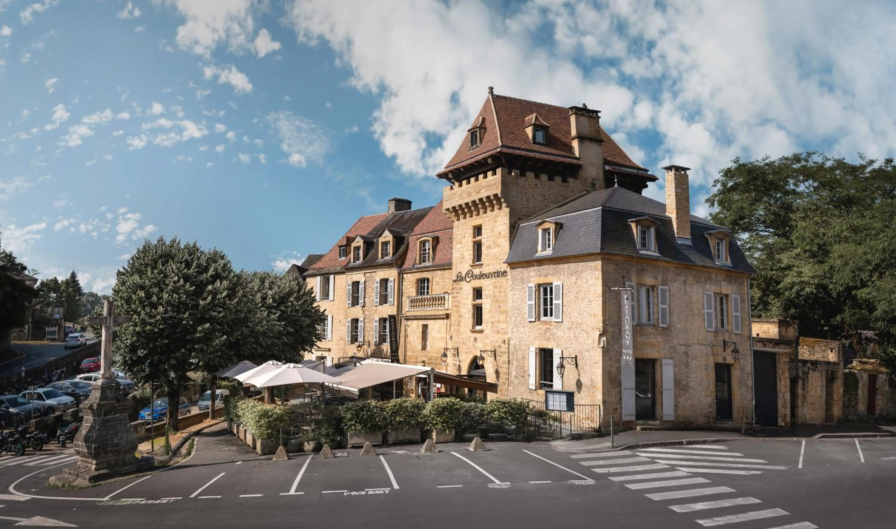 Property building in Hôtel La Couleuvrine Sarlat Centre Ville