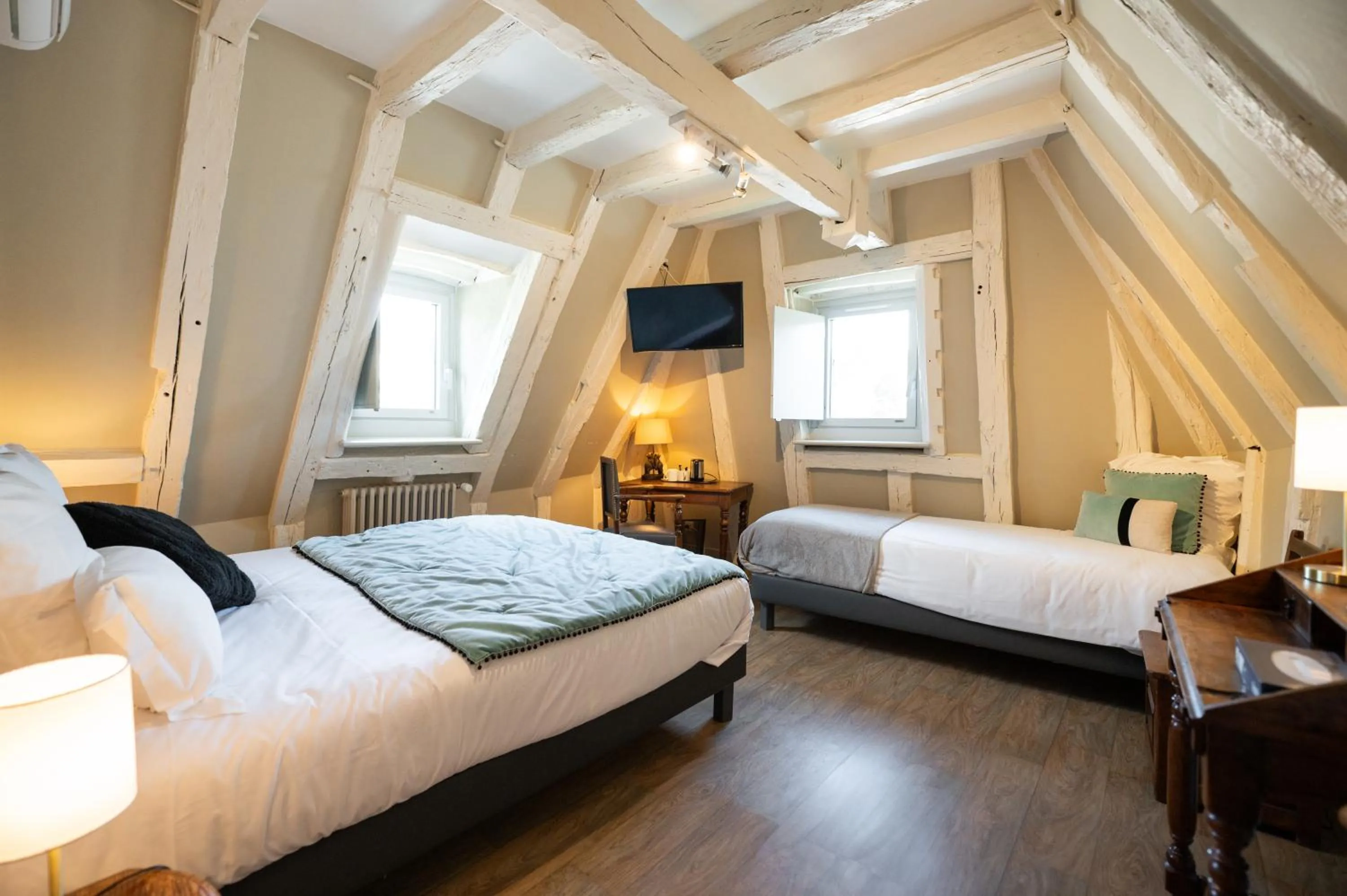 Photo of the whole room, Bed in Hôtel La Couleuvrine Sarlat Centre Ville